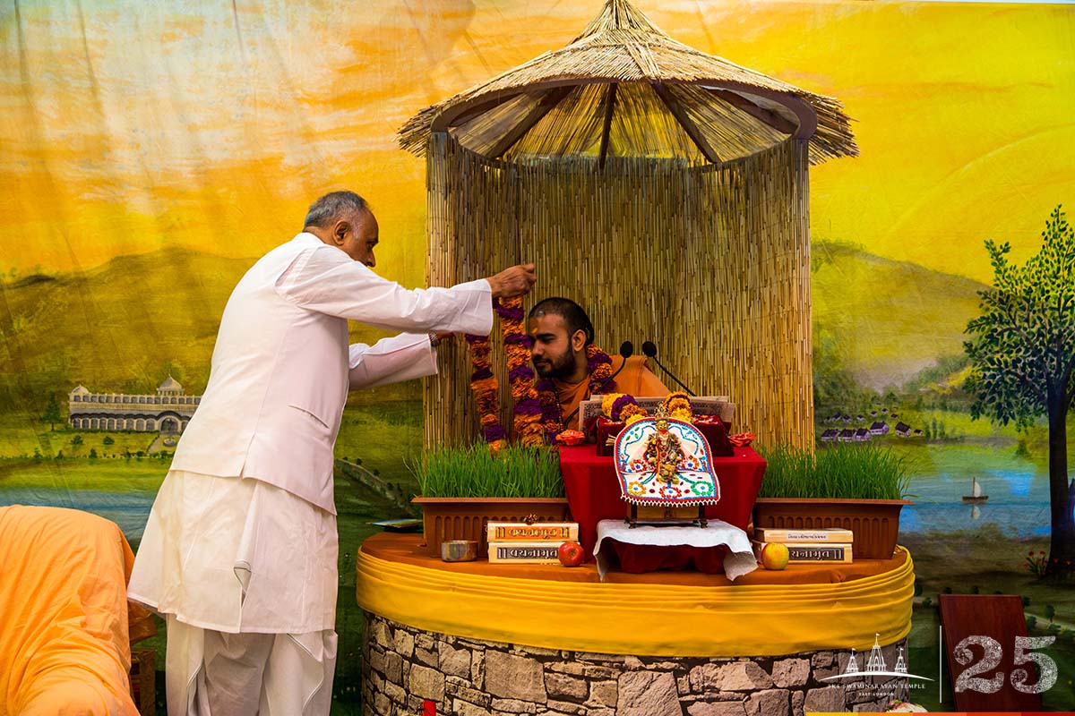 ©1987-2017 SKS Swaminarayan Temple East London