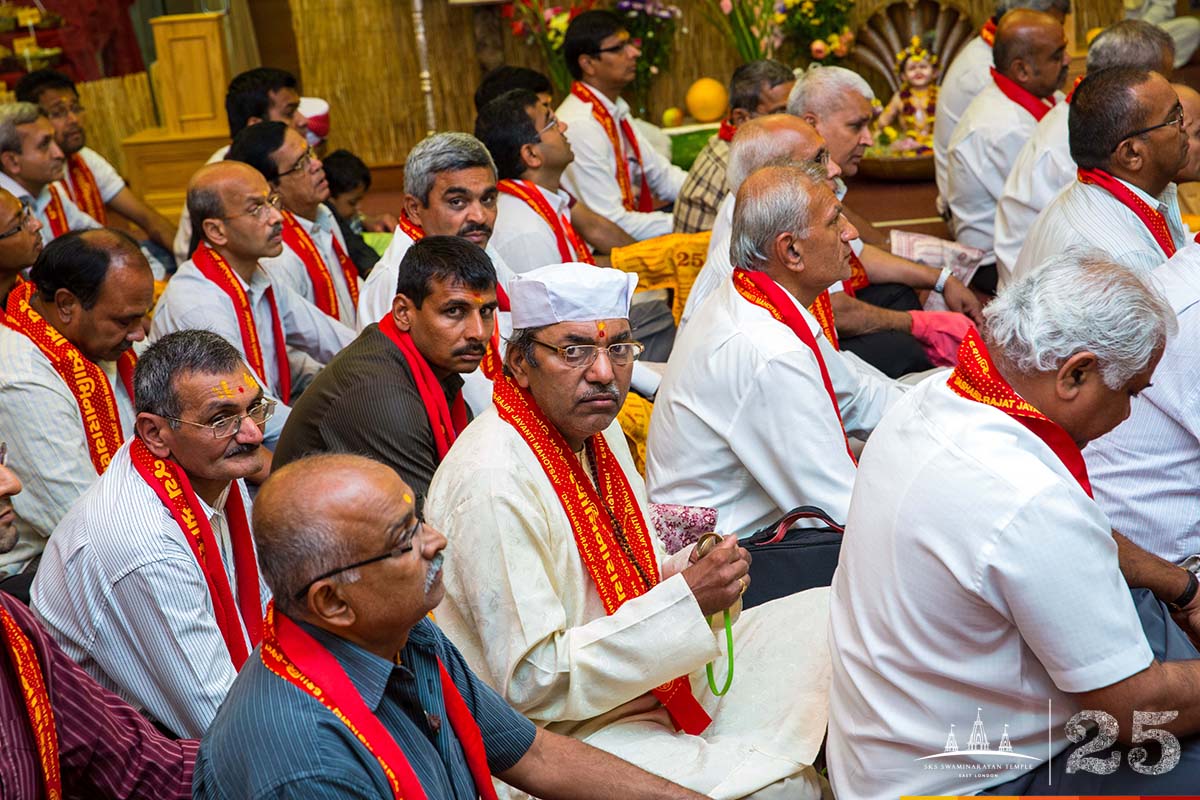 ©1987-2017 SKS Swaminarayan Temple East London