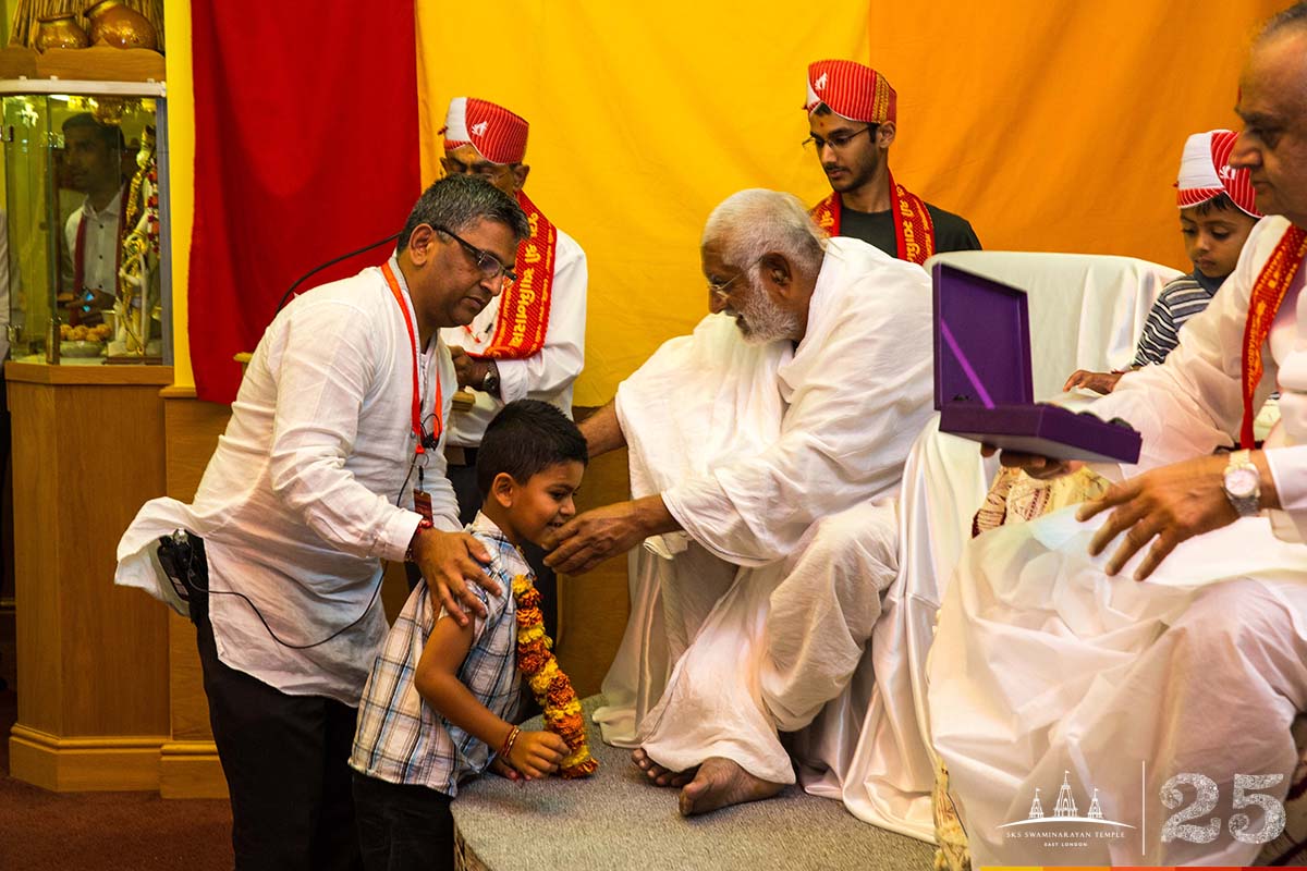 ©1987-2017 SKS Swaminarayan Temple East London