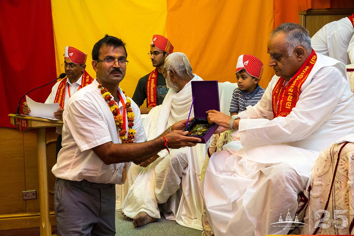 ©1987-2017 SKS Swaminarayan Temple East London