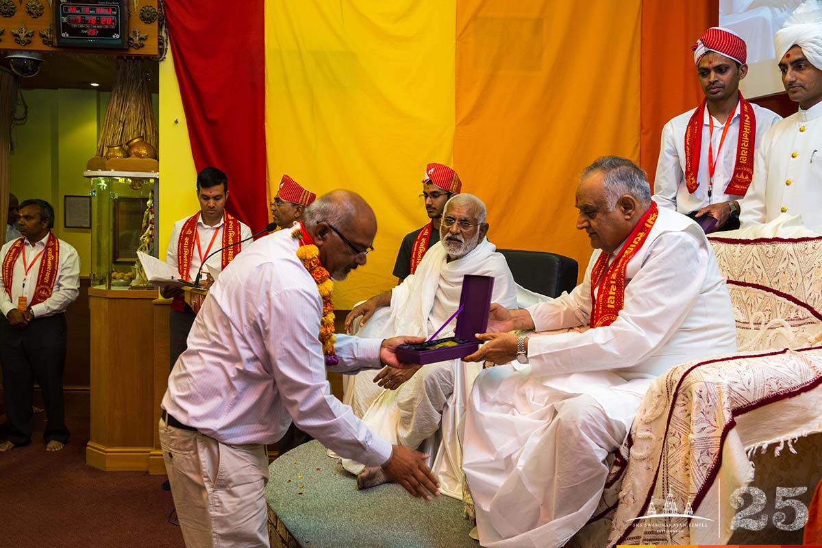 ©1987-2017 SKS Swaminarayan Temple East London