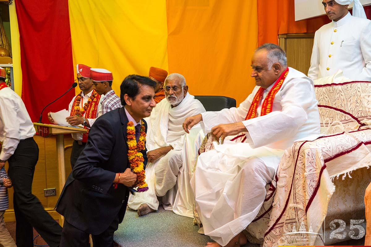 ©1987-2017 SKS Swaminarayan Temple East London