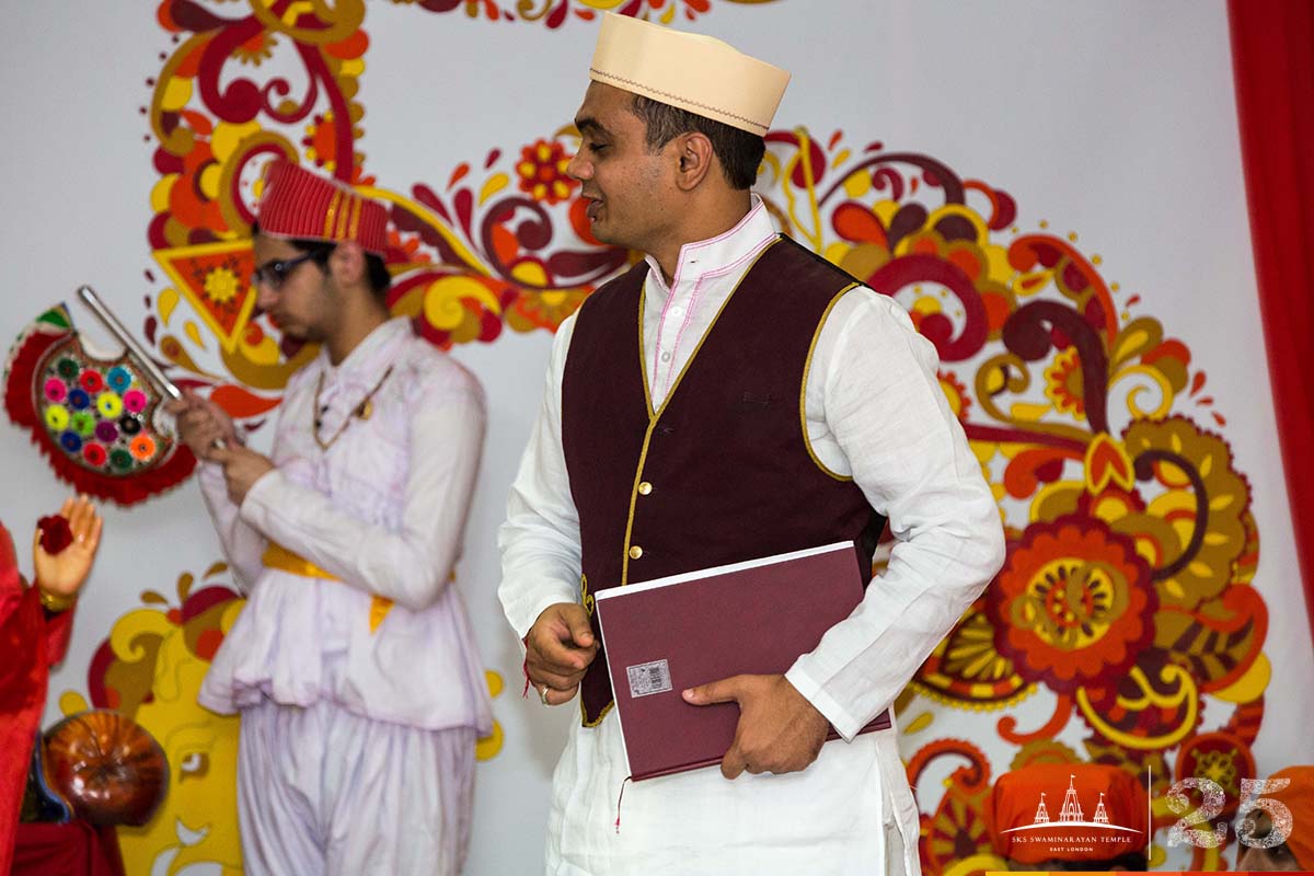 ©1987-2017 SKS Swaminarayan Temple East London