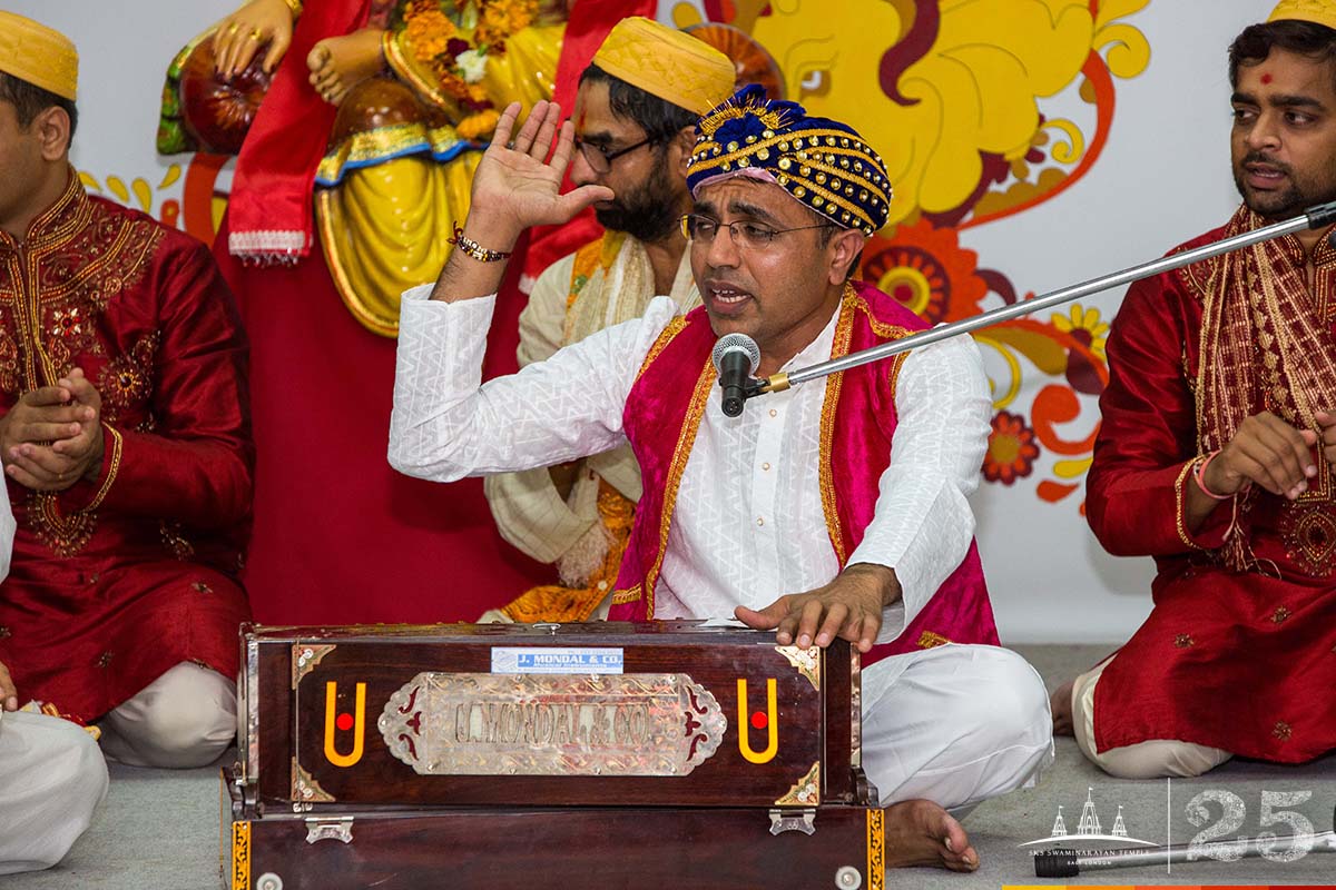 ©1987-2017 SKS Swaminarayan Temple East London