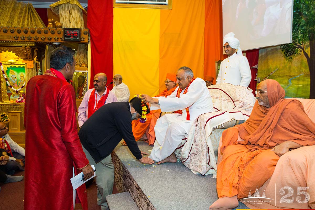 ©1987-2017 SKS Swaminarayan Temple East London