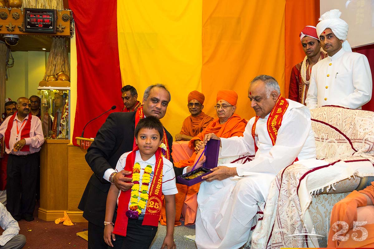 ©1987-2017 SKS Swaminarayan Temple East London