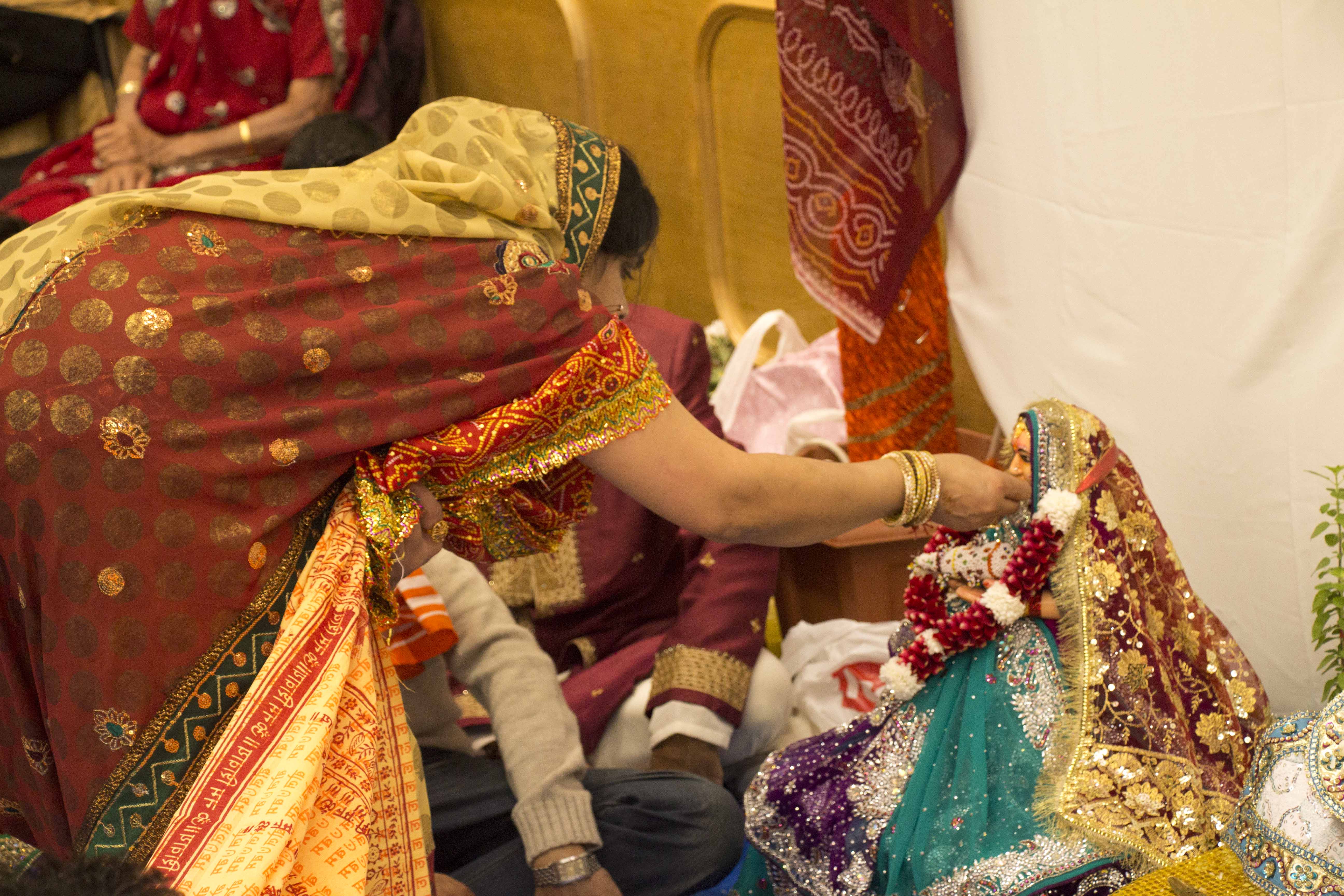 ©1987-2017 SKS Swaminarayan Temple East London