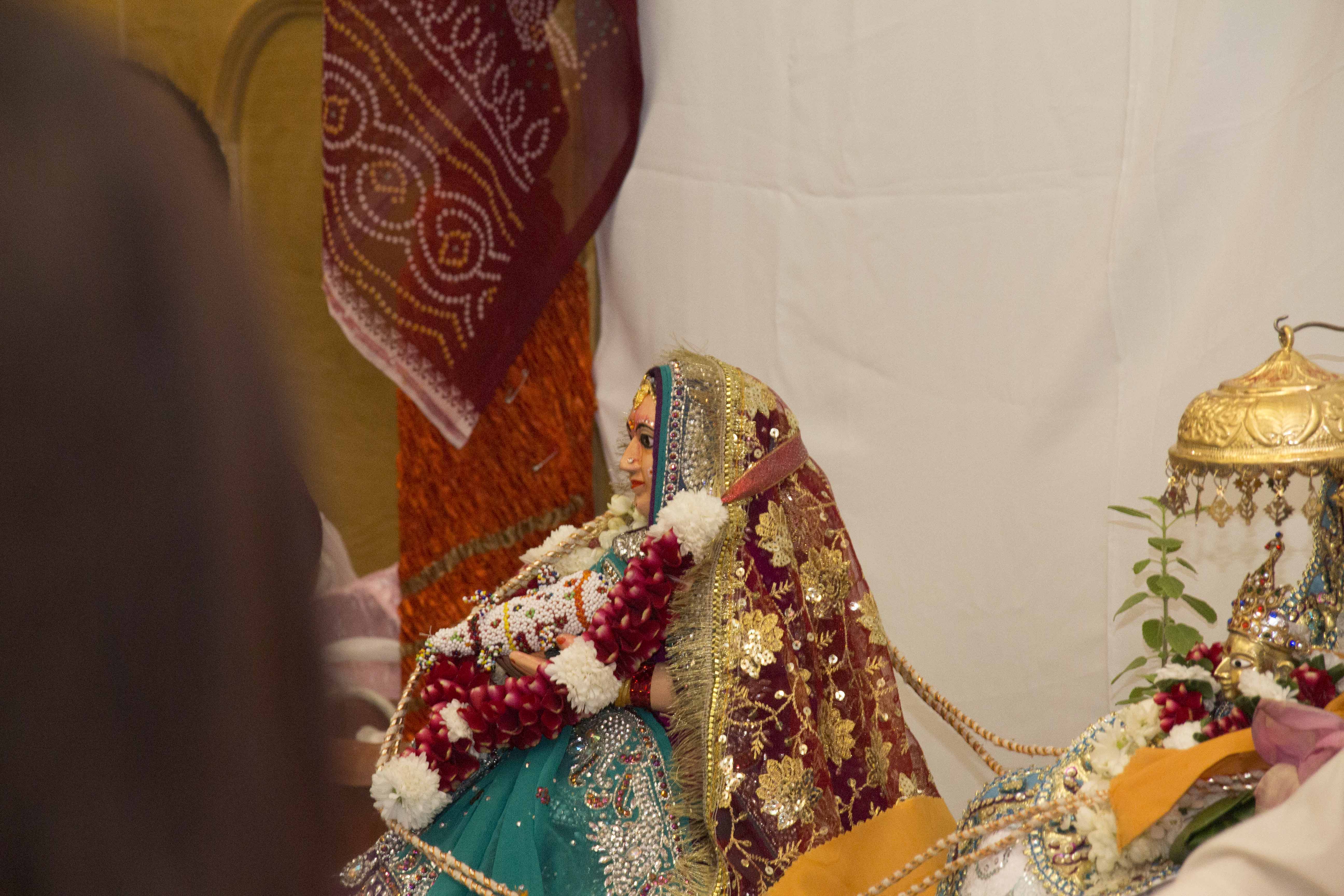 ©1987-2017 SKS Swaminarayan Temple East London