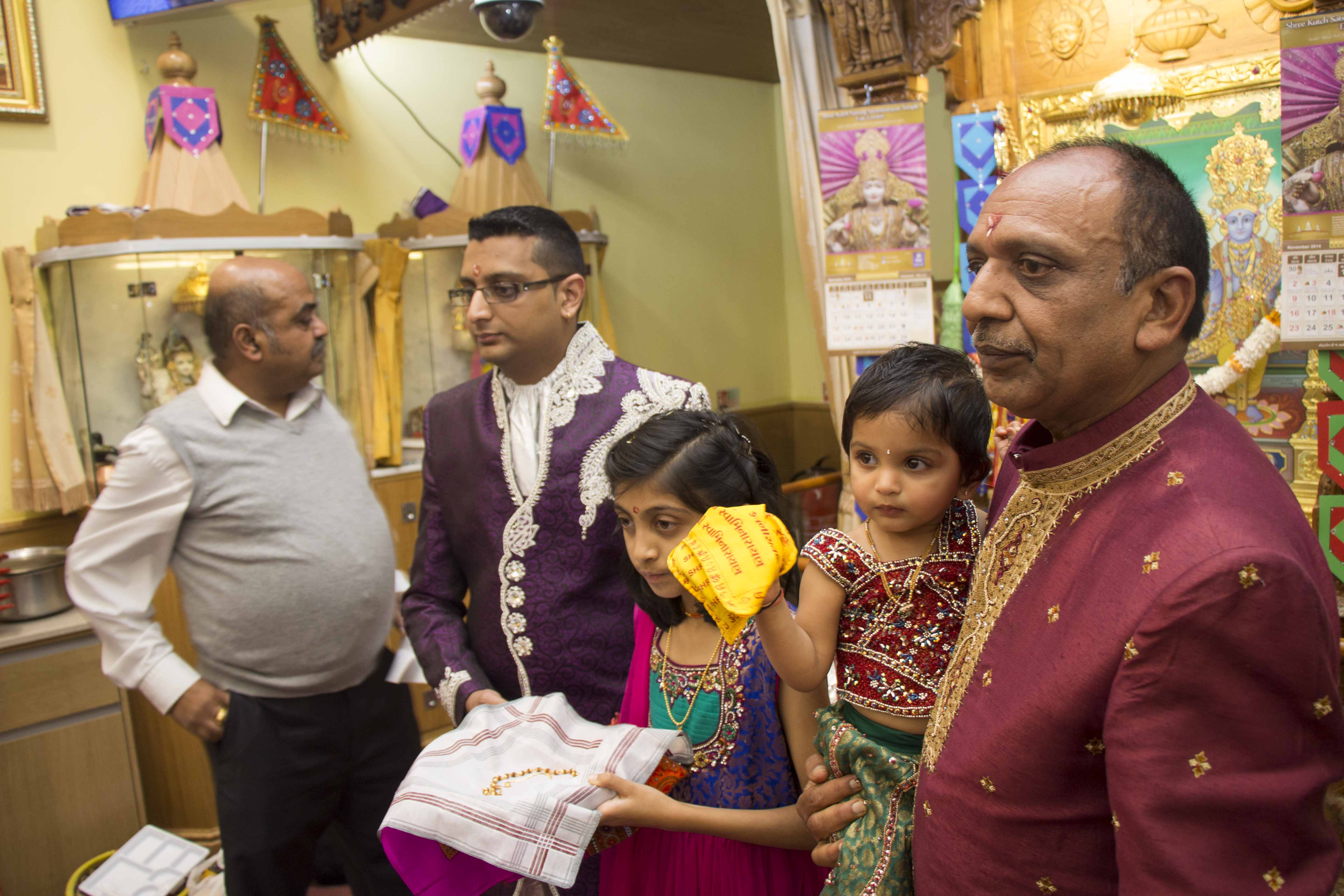 ©1987-2017 SKS Swaminarayan Temple East London