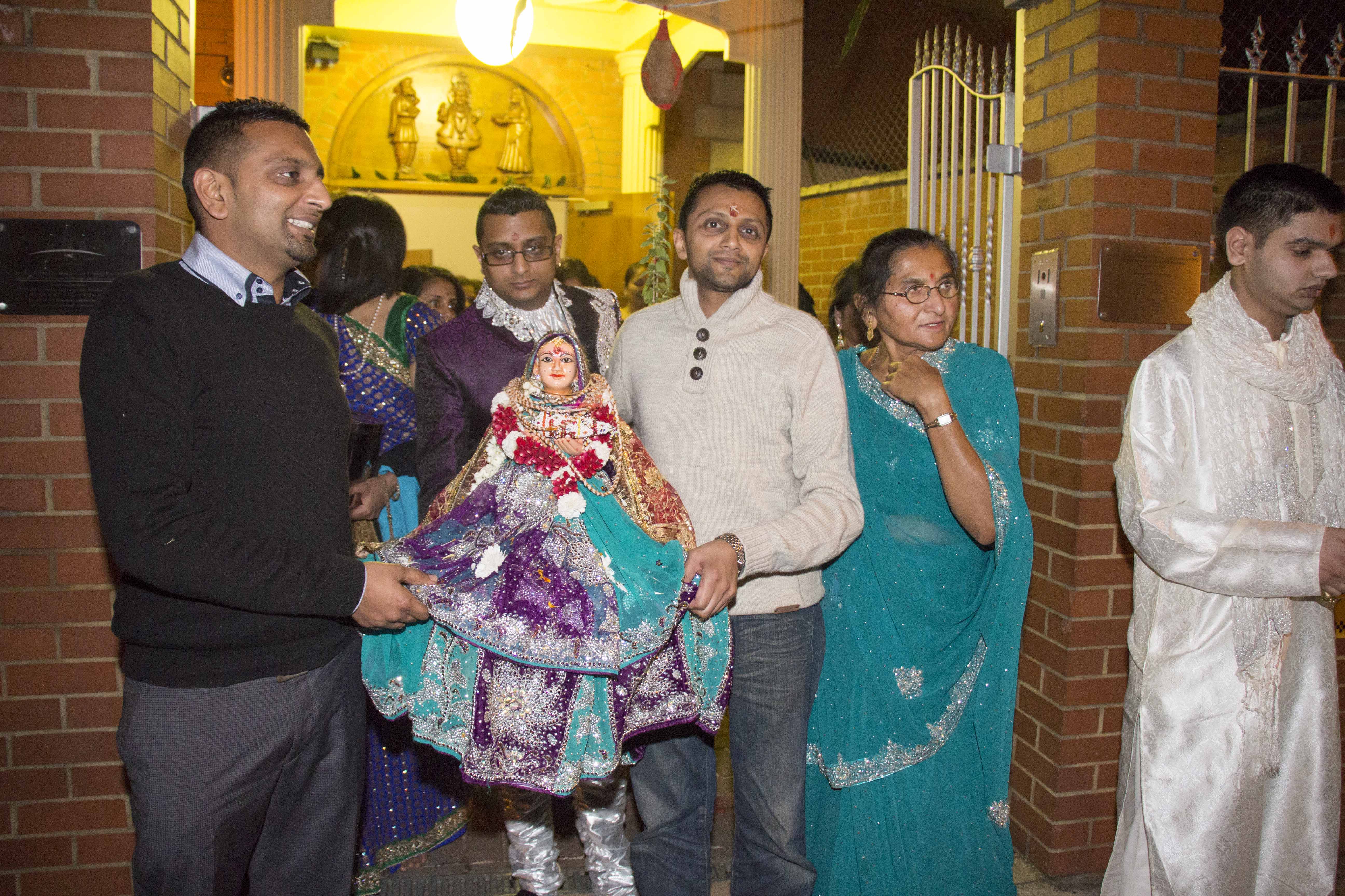 ©1987-2017 SKS Swaminarayan Temple East London