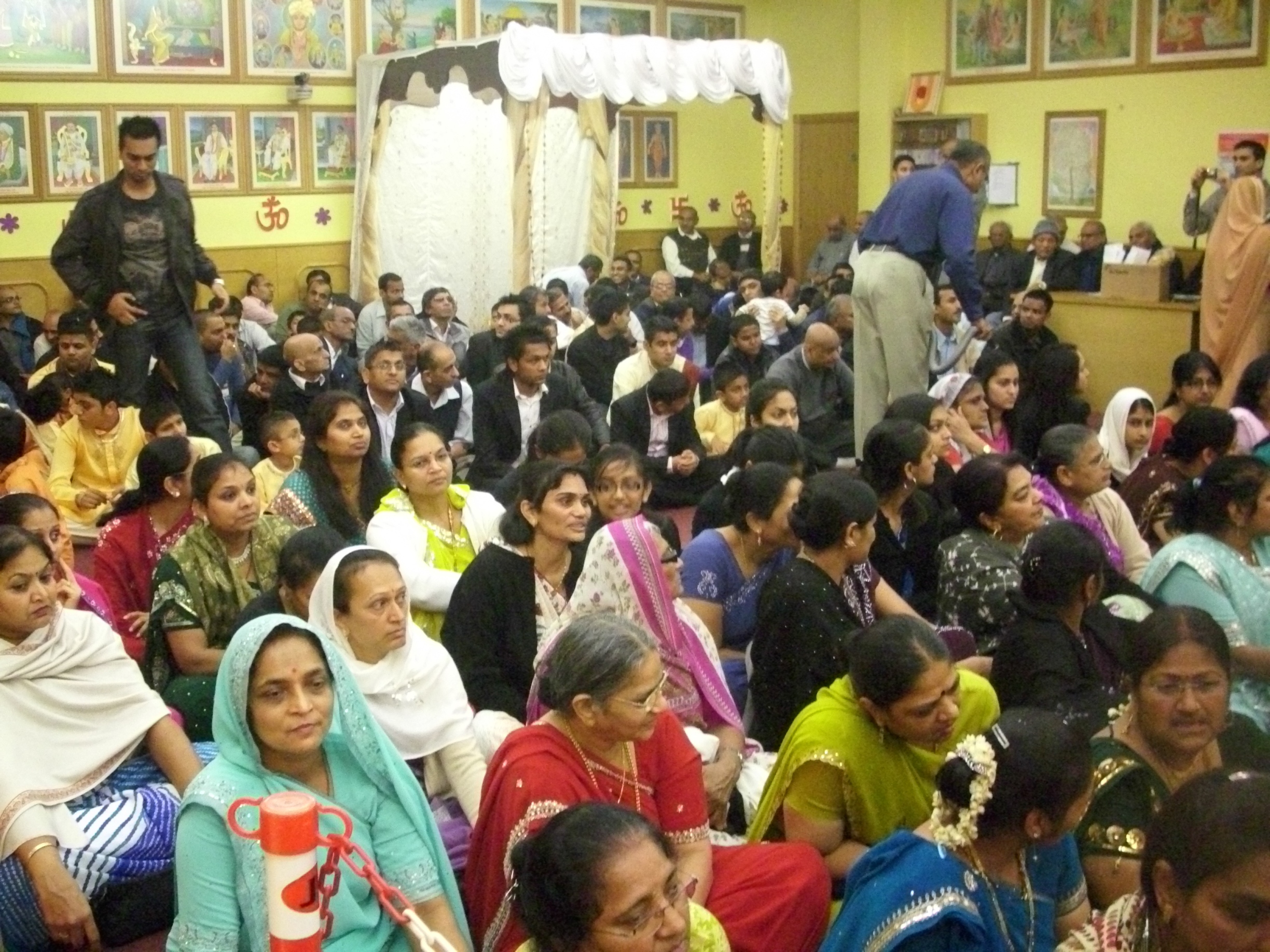©1987-2017 SKS Swaminarayan Temple East London
