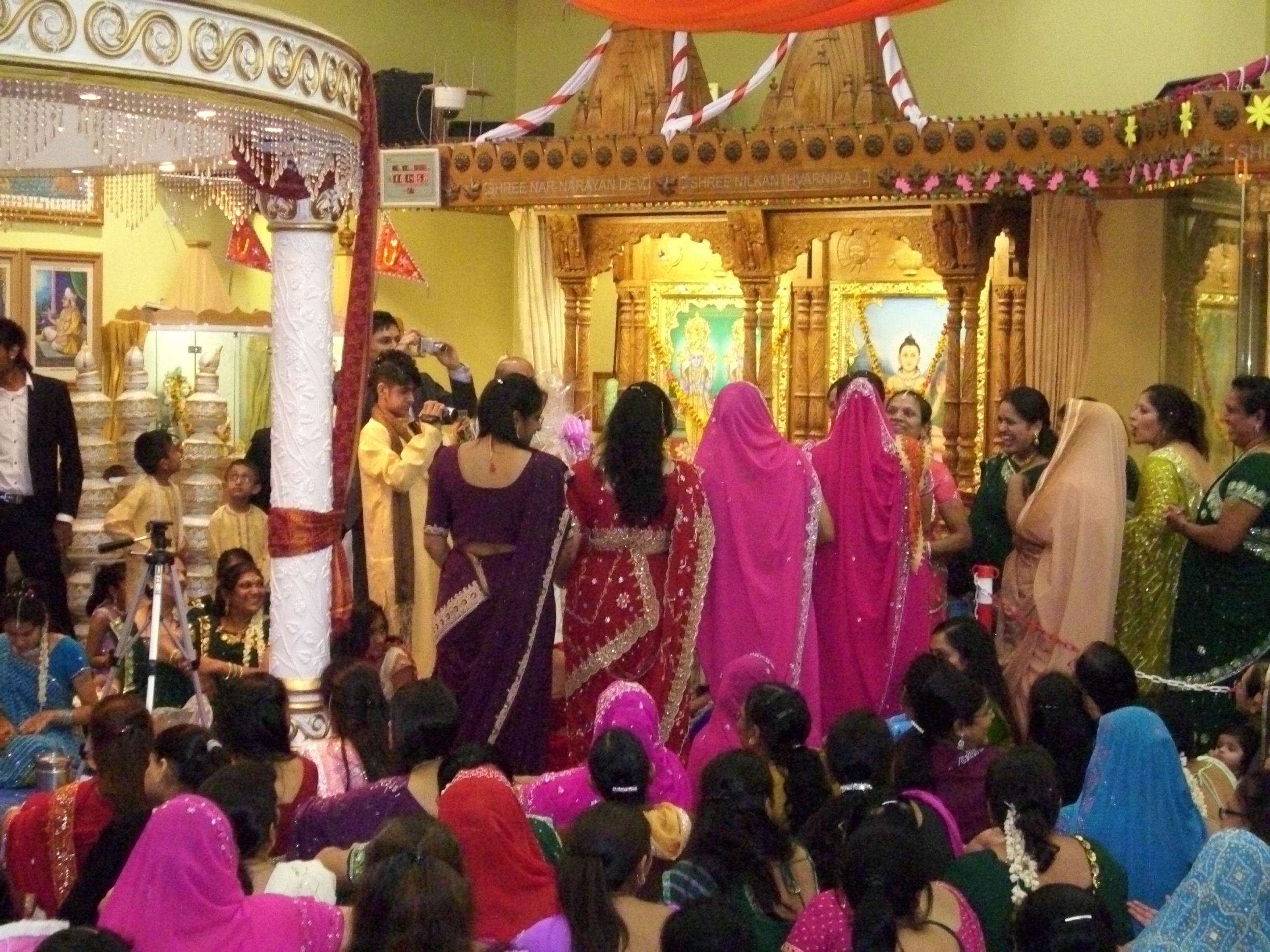 ©1987-2017 SKS Swaminarayan Temple East London
