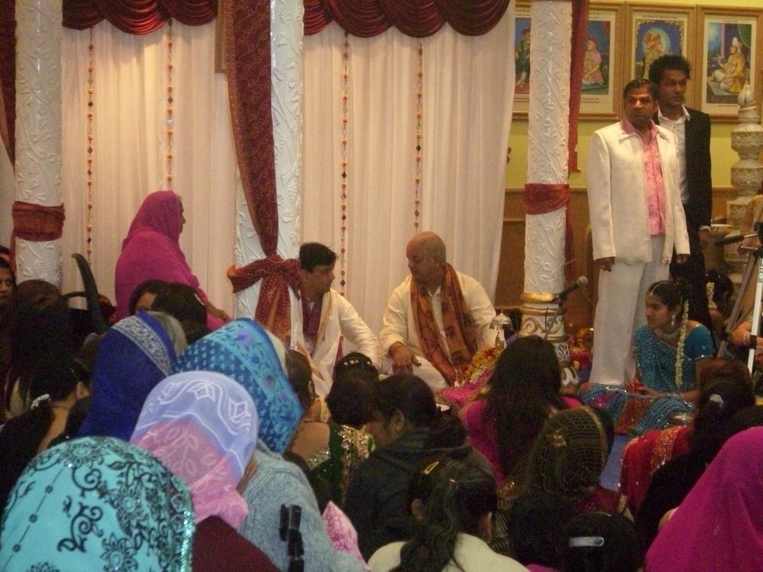 ©1987-2017 SKS Swaminarayan Temple East London