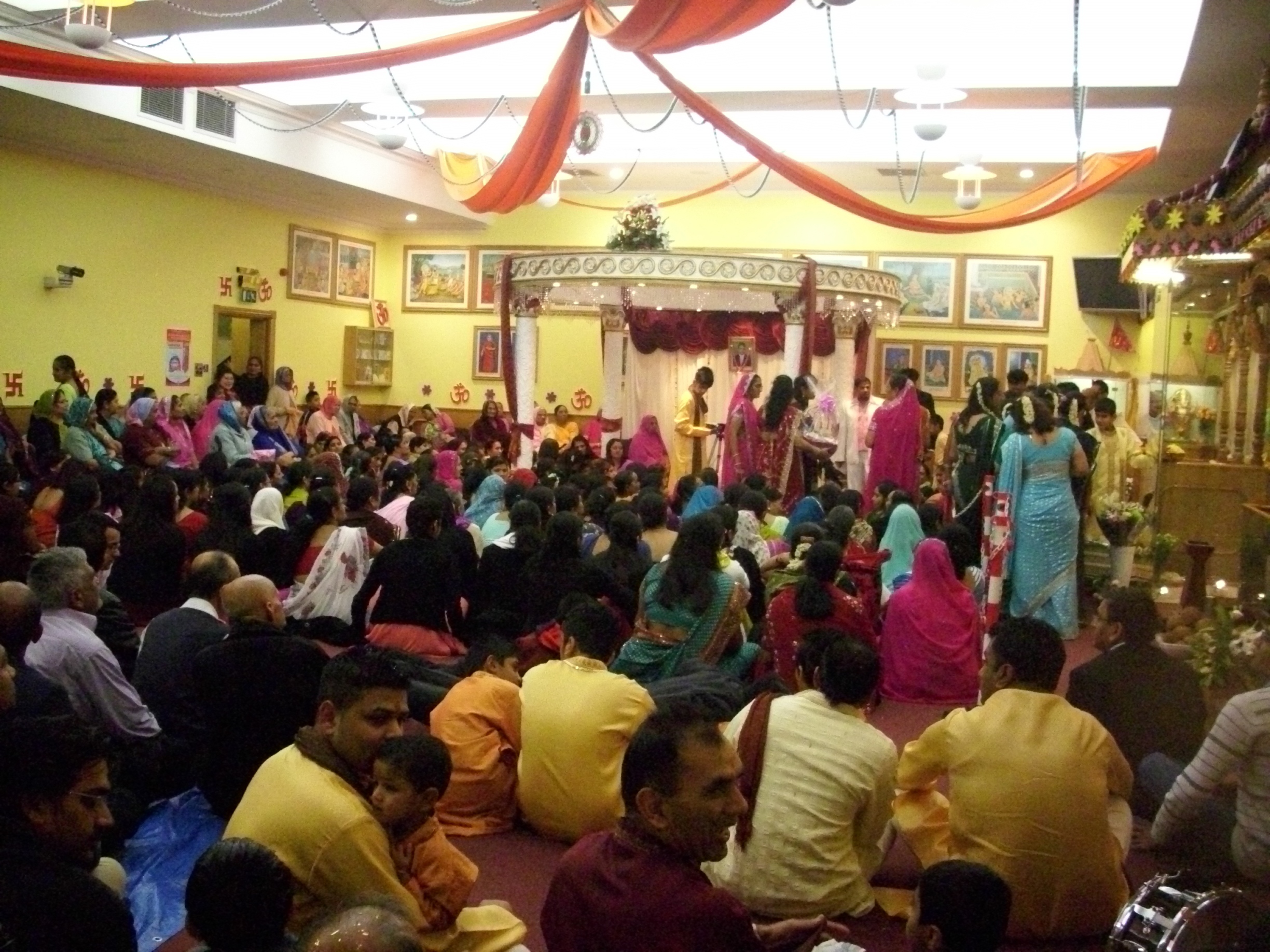 ©1987-2017 SKS Swaminarayan Temple East London