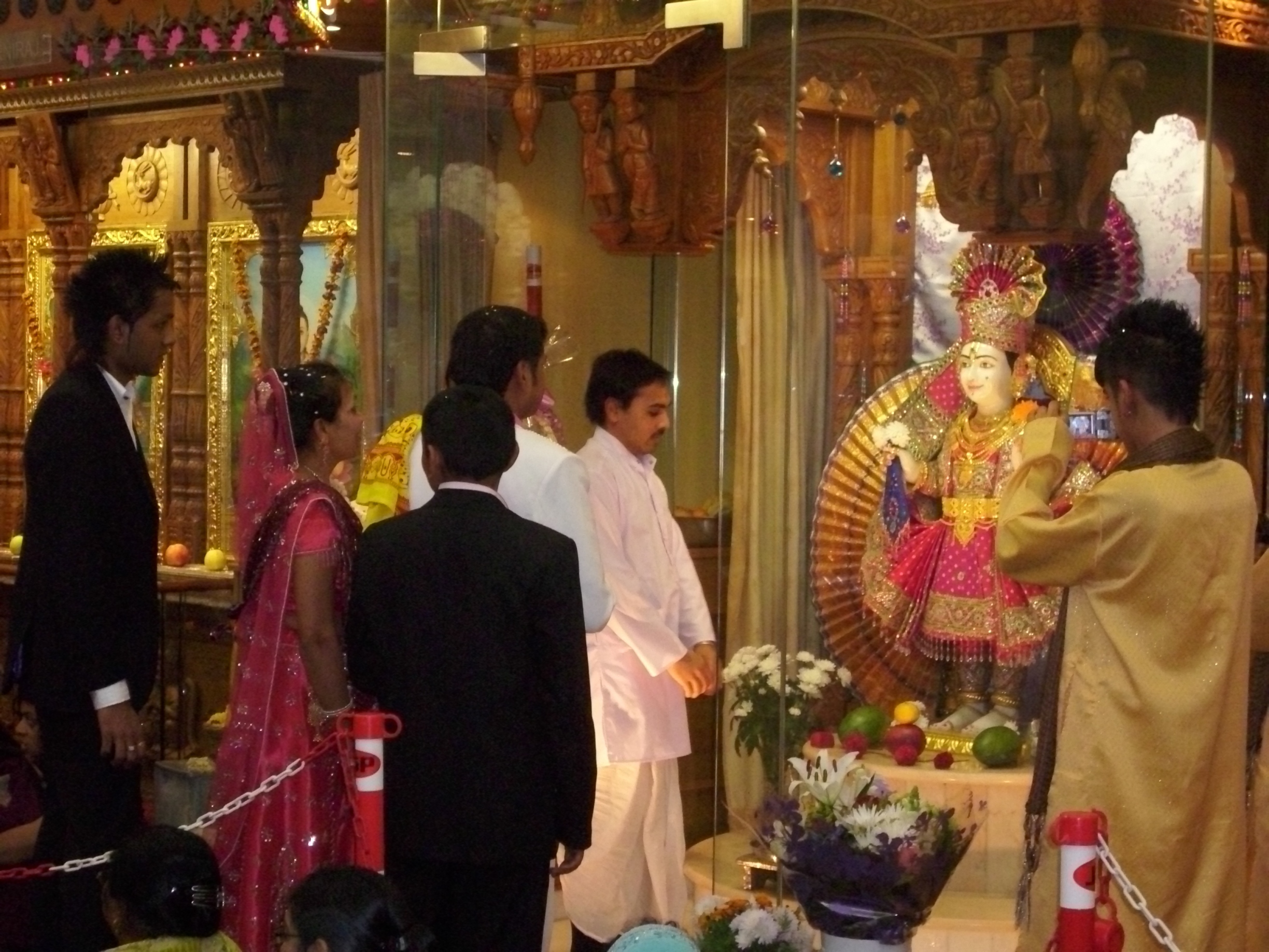 ©1987-2017 SKS Swaminarayan Temple East London