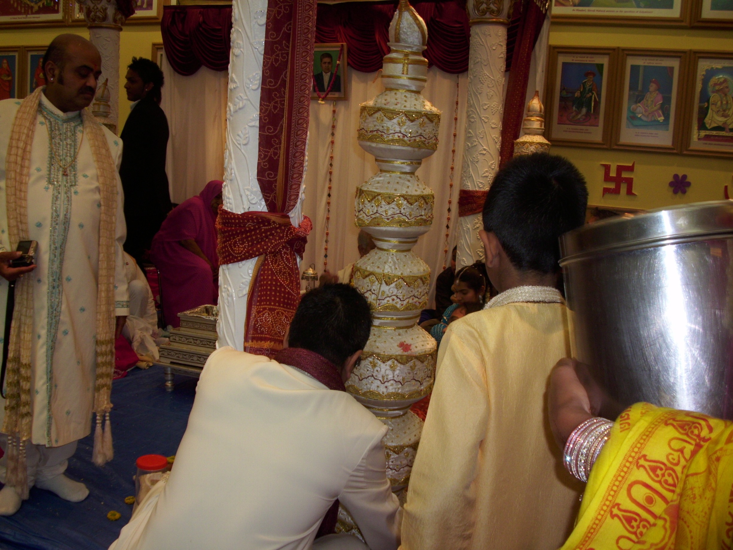 ©1987-2017 SKS Swaminarayan Temple East London