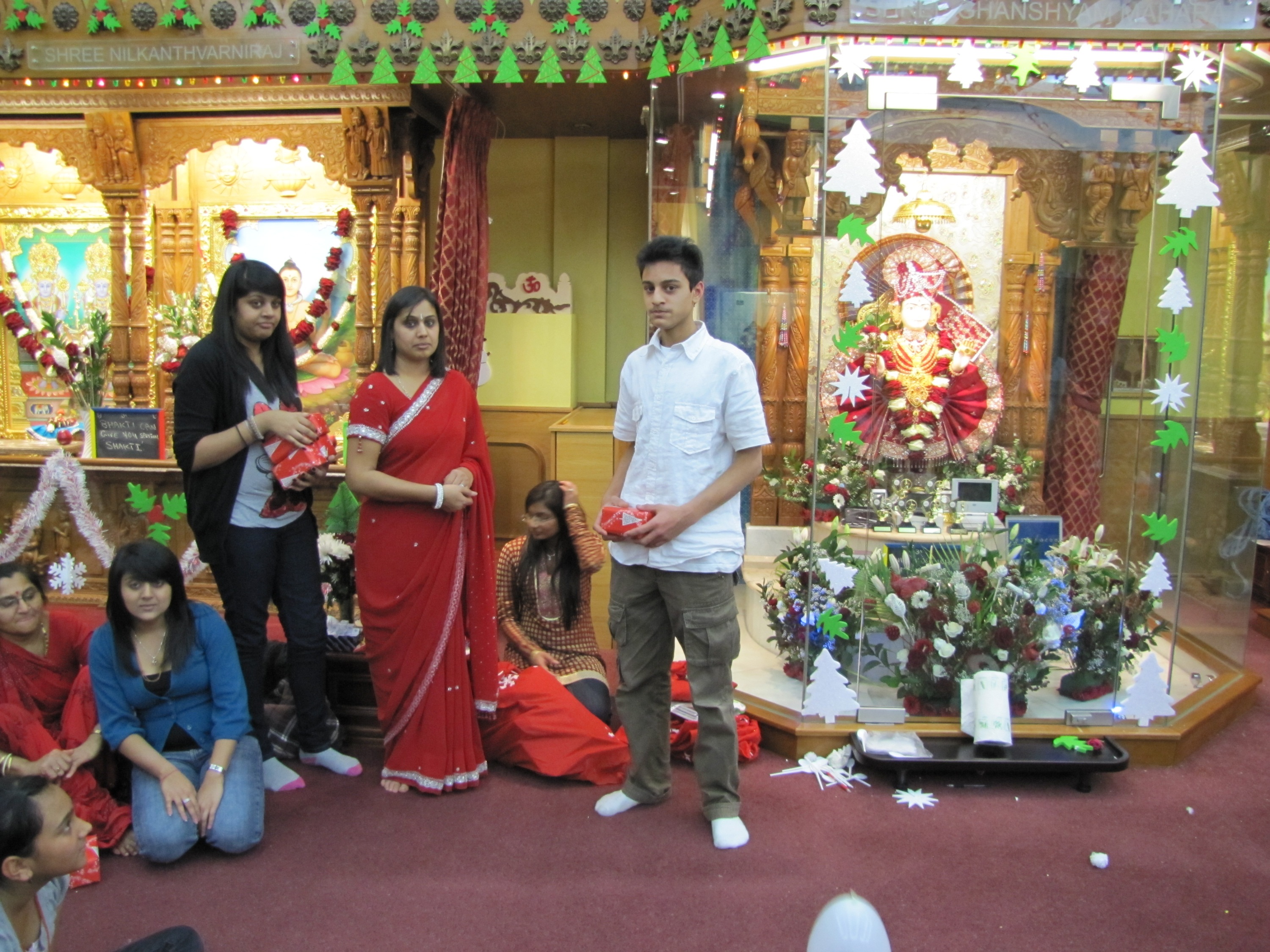 ©1987-2017 SKS Swaminarayan Temple East London