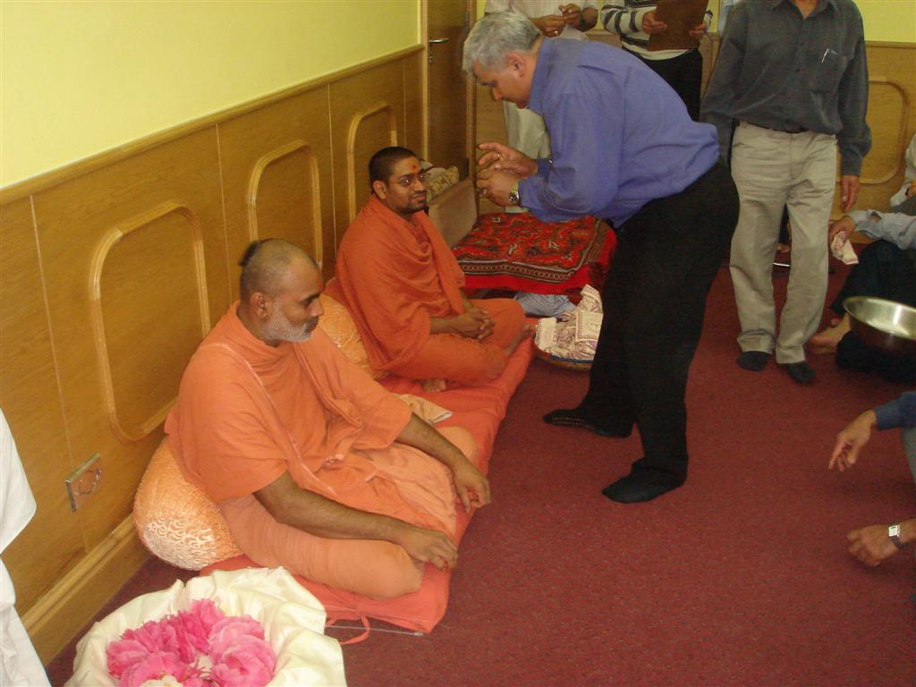 ©1987-2017 SKS Swaminarayan Temple East London