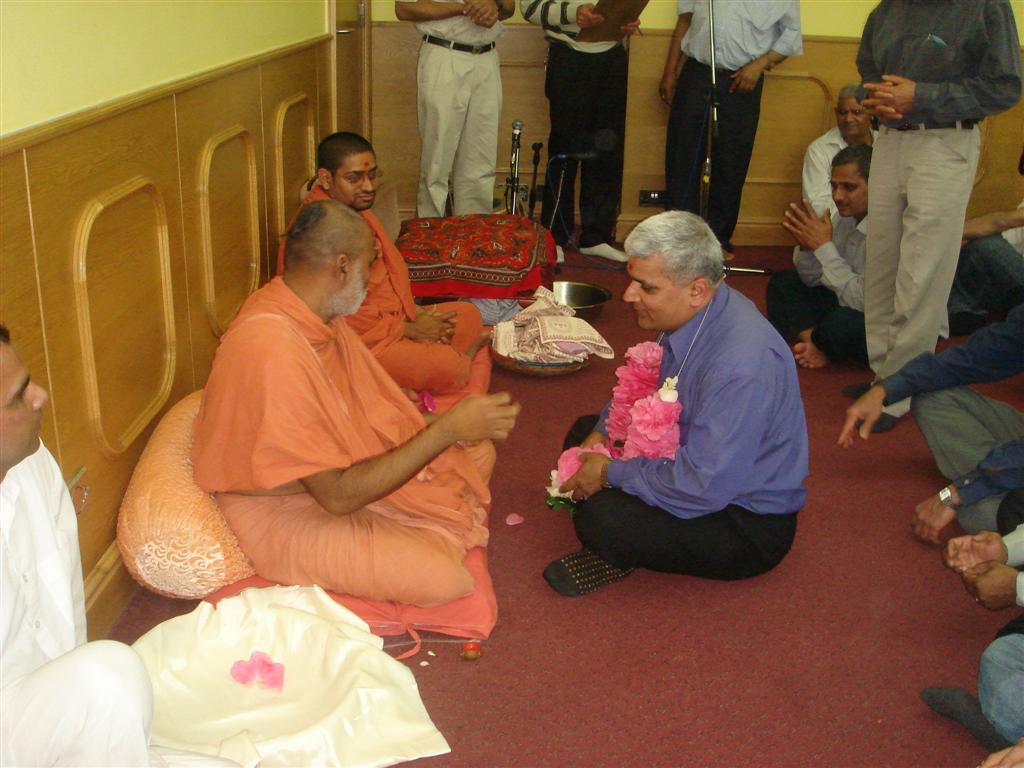 ©1987-2017 SKS Swaminarayan Temple East London