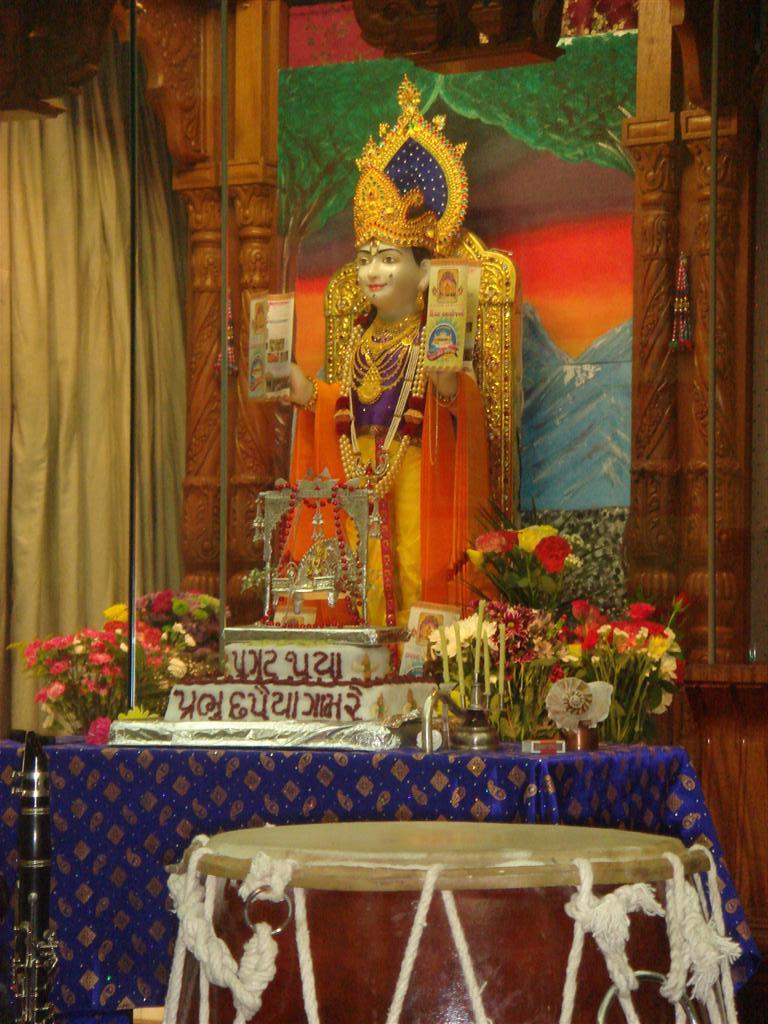 ©1987-2017 SKS Swaminarayan Temple East London