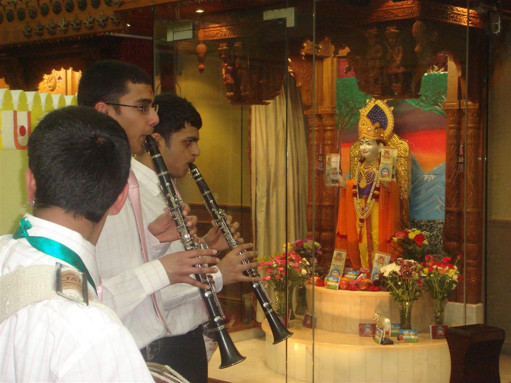 ©1987-2017 SKS Swaminarayan Temple East London