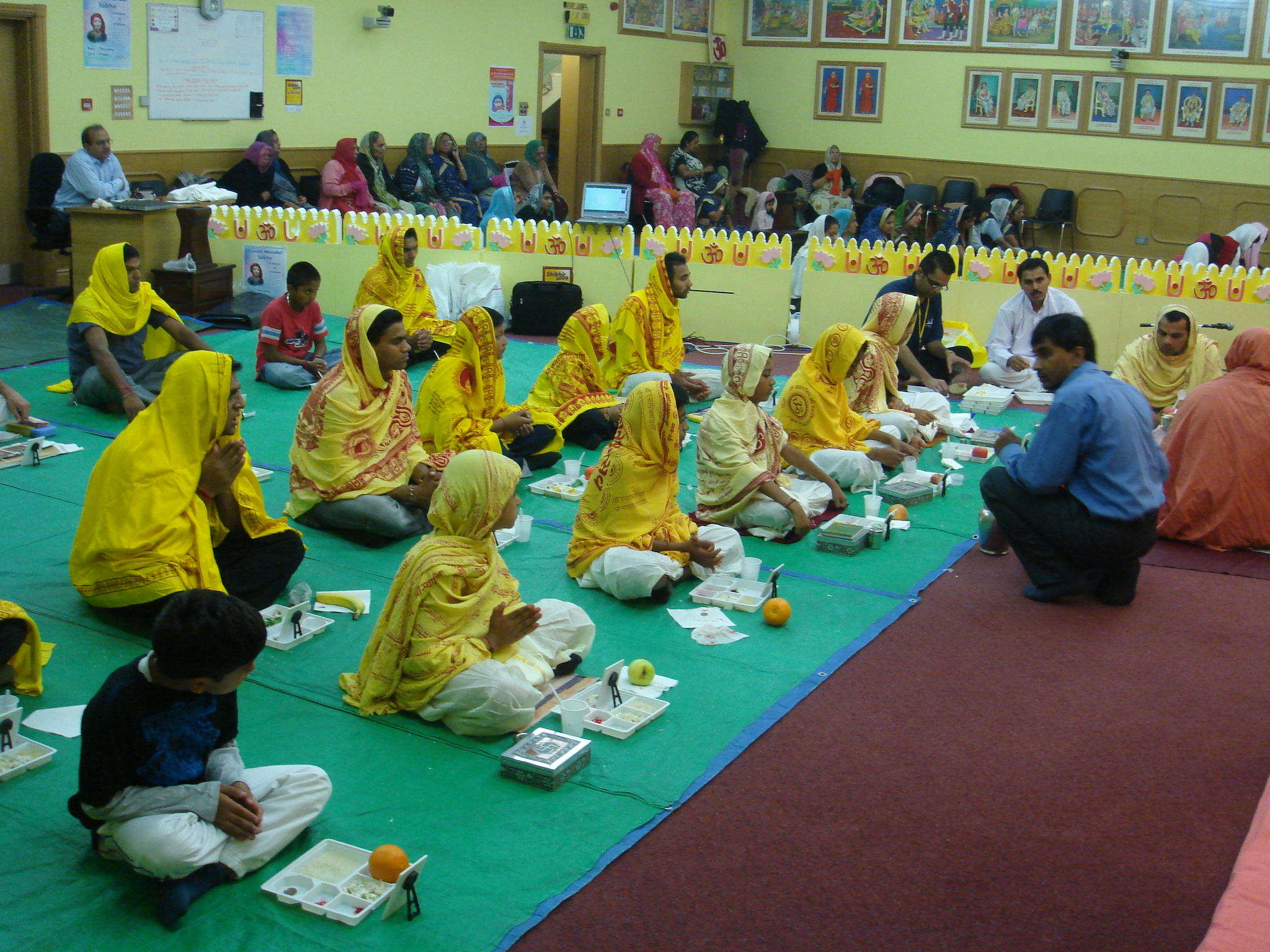 ©1987-2017 SKS Swaminarayan Temple East London