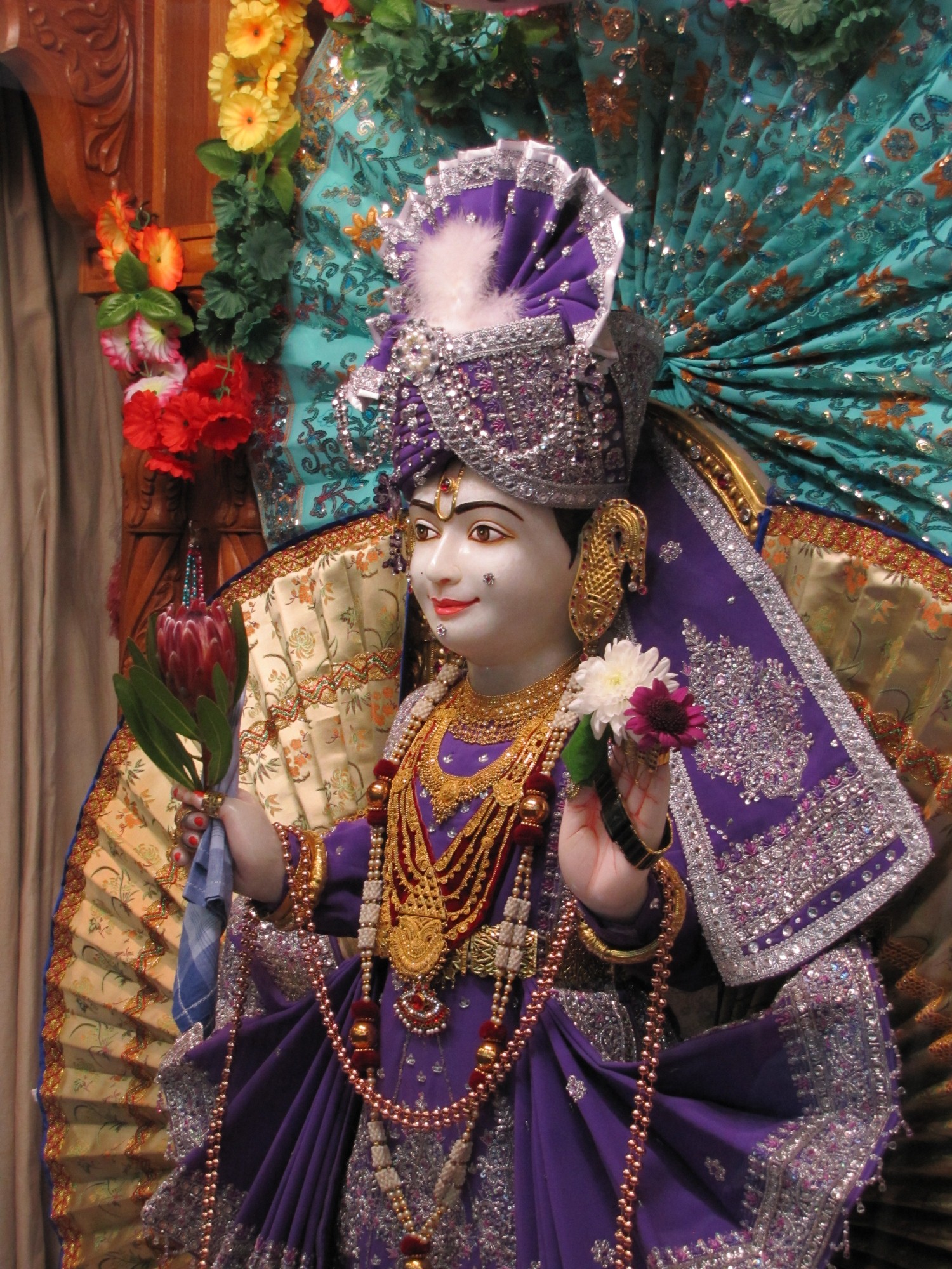 ©1987-2017 SKS Swaminarayan Temple East London