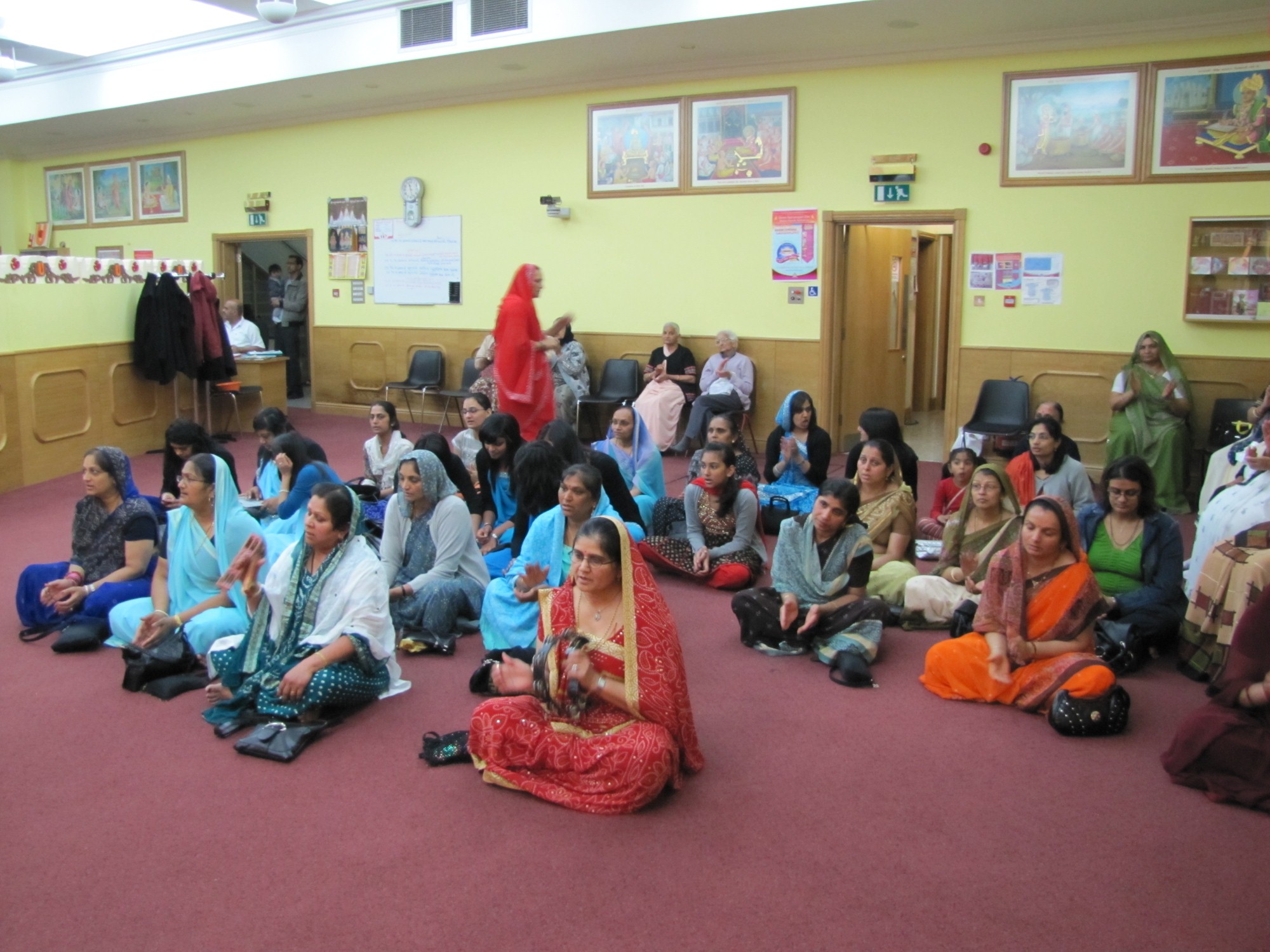 ©1987-2017 SKS Swaminarayan Temple East London