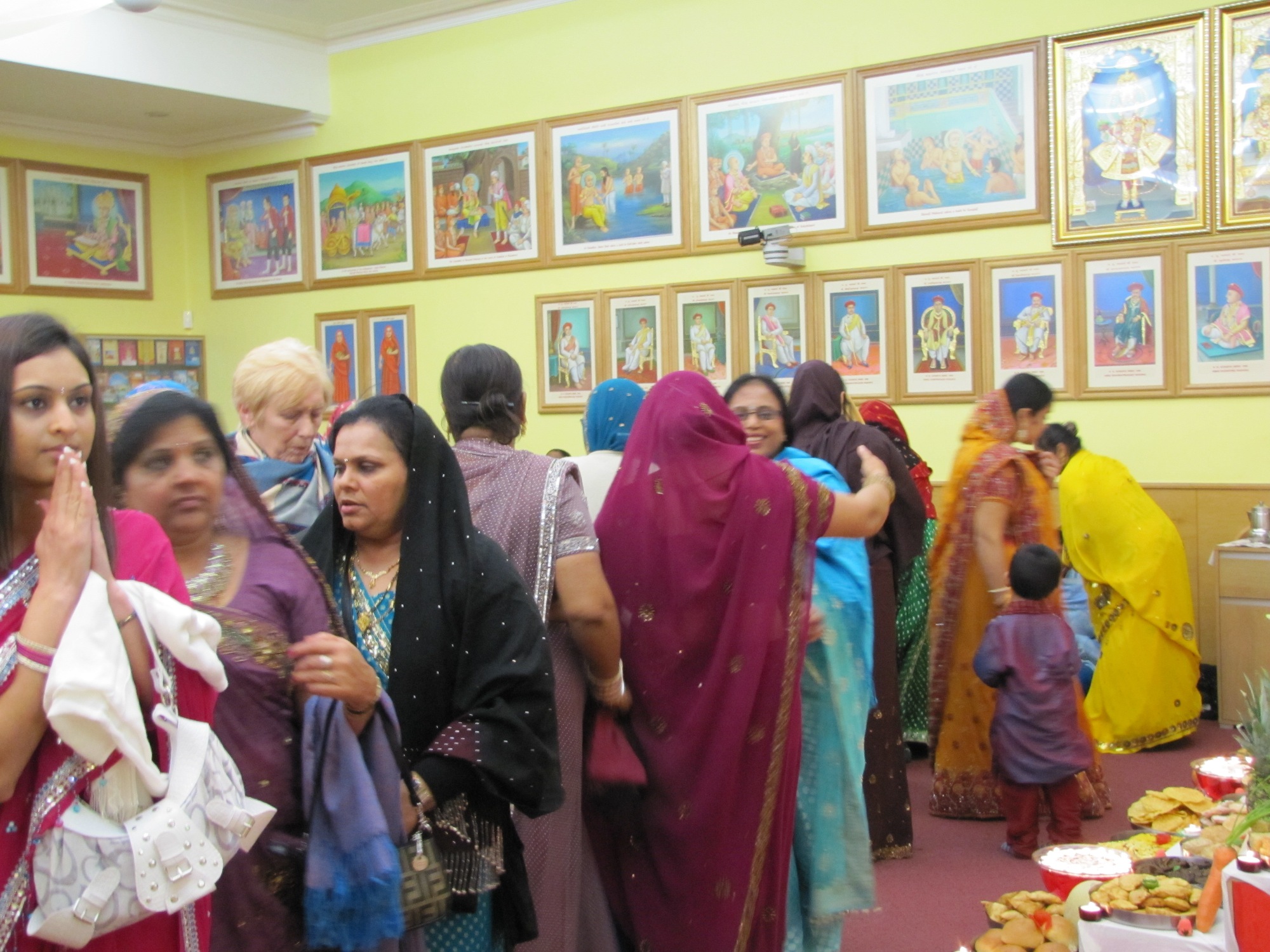 ©1987-2017 SKS Swaminarayan Temple East London