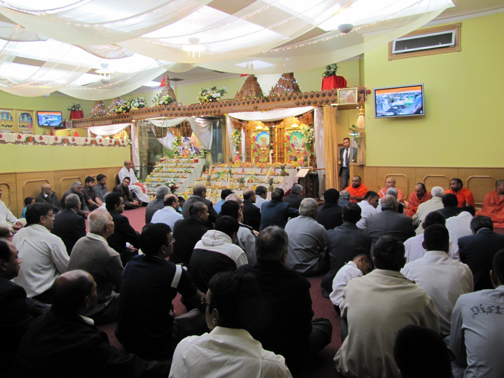 ©1987-2017 SKS Swaminarayan Temple East London