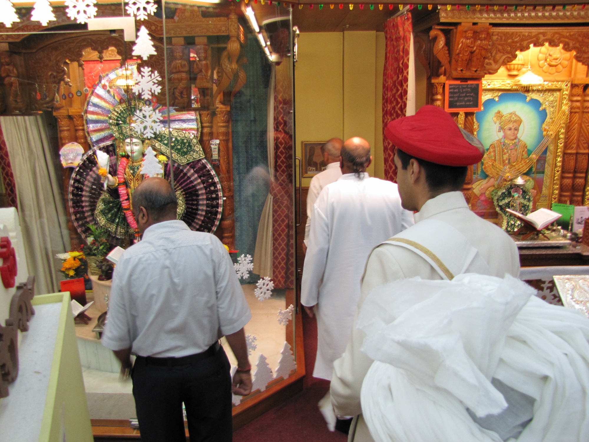 ©1987-2017 SKS Swaminarayan Temple East London