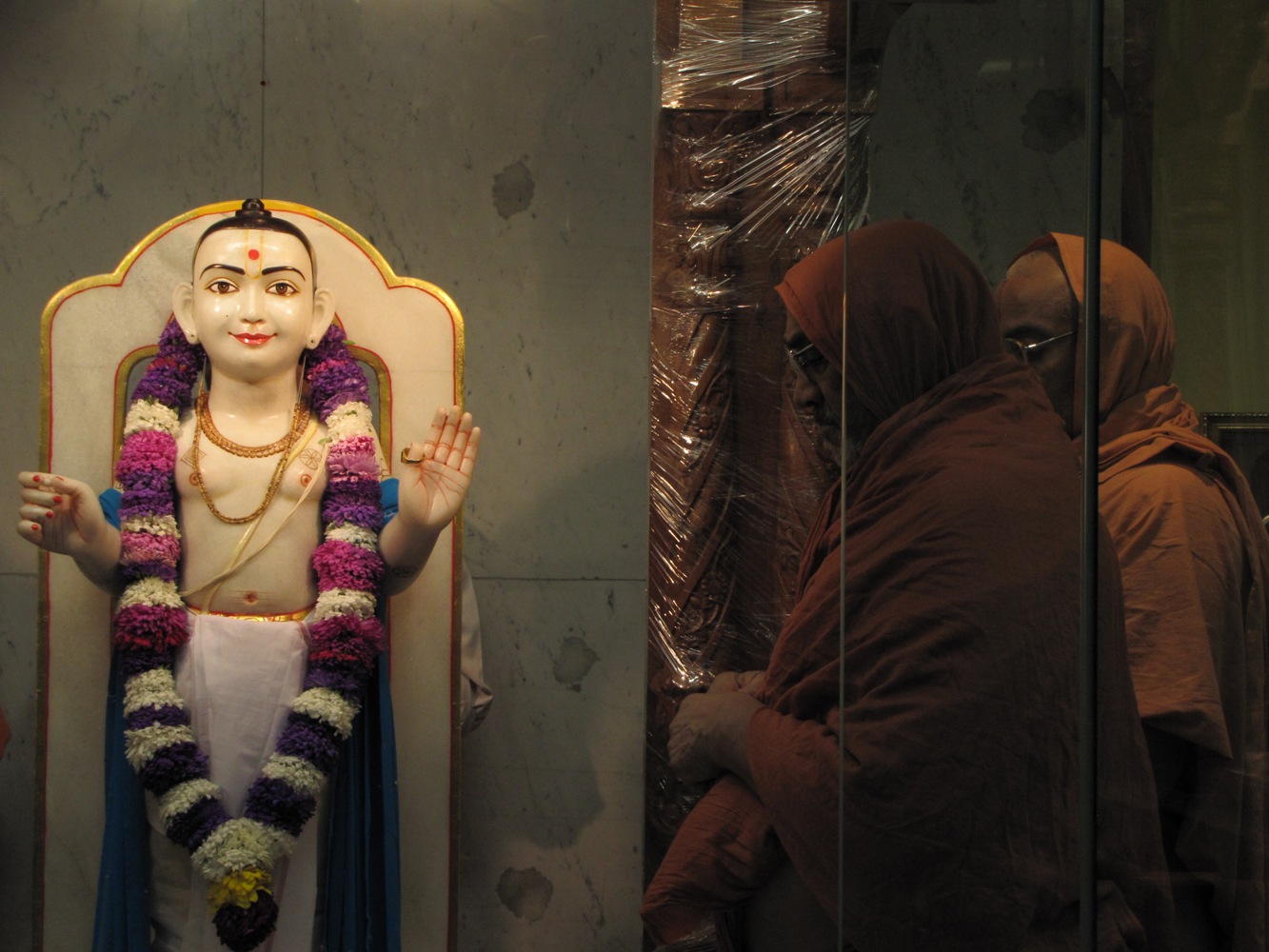 ©1987-2017 SKS Swaminarayan Temple East London