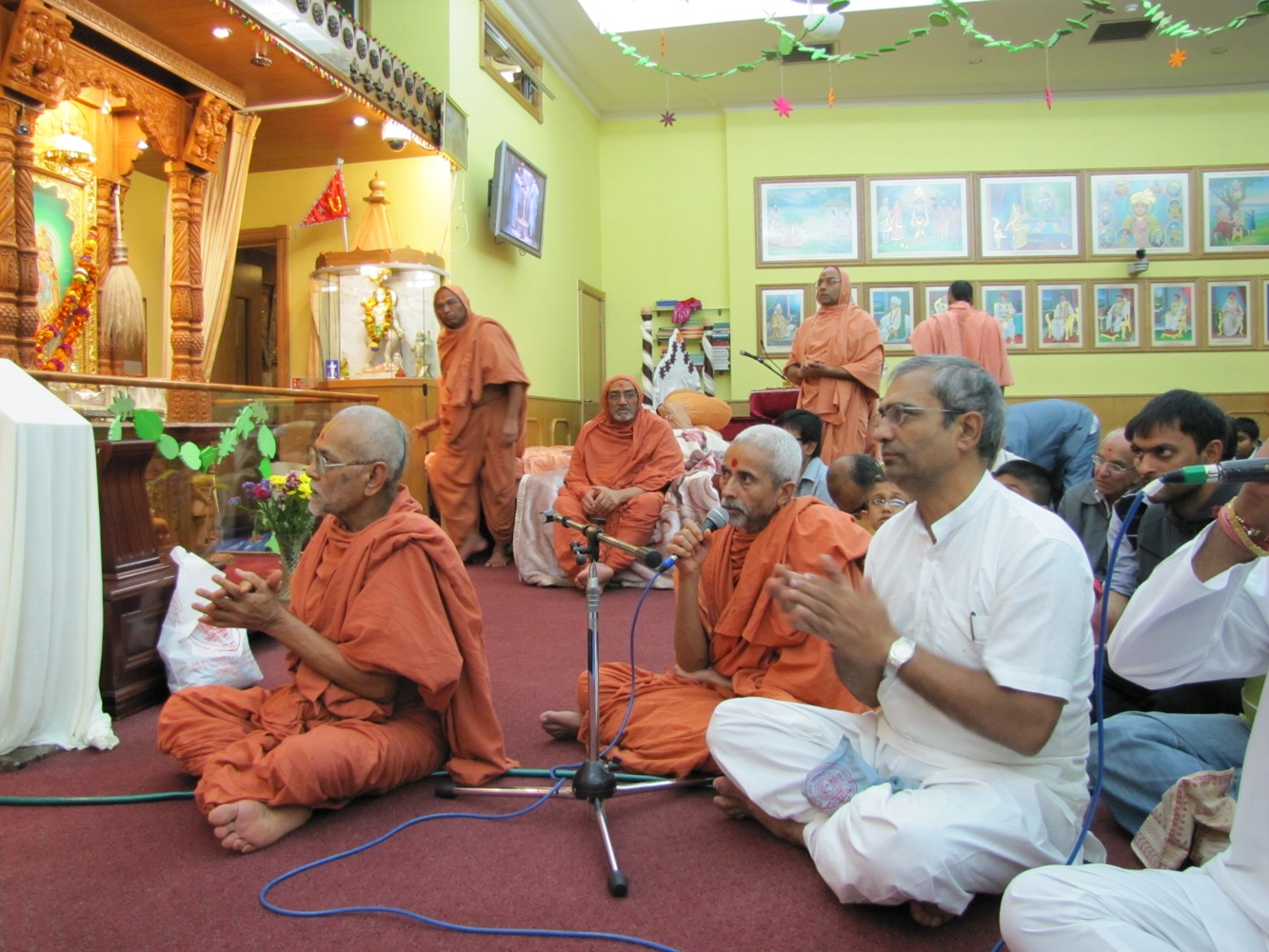 ©1987-2017 SKS Swaminarayan Temple East London