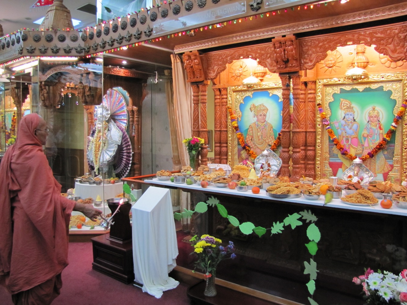©1987-2017 SKS Swaminarayan Temple East London