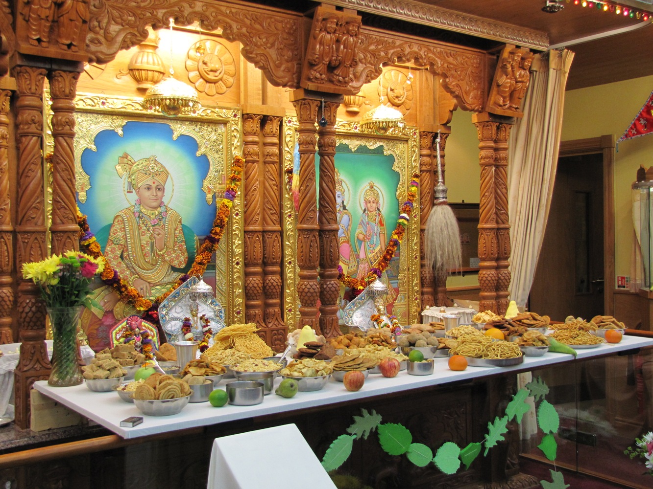 ©1987-2017 SKS Swaminarayan Temple East London
