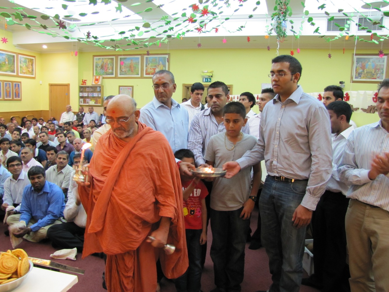 ©1987-2017 SKS Swaminarayan Temple East London