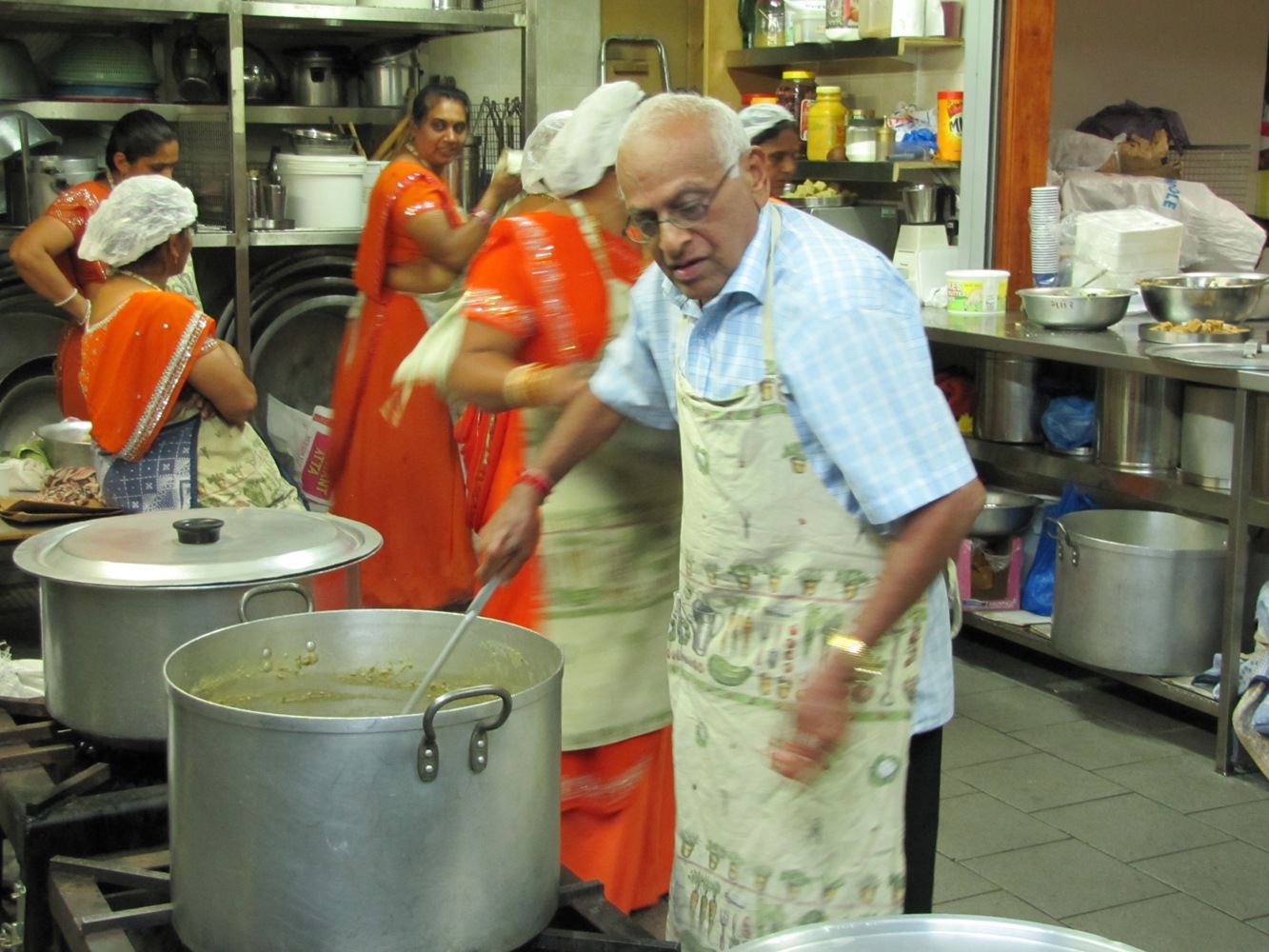 ©1987-2017 SKS Swaminarayan Temple East London