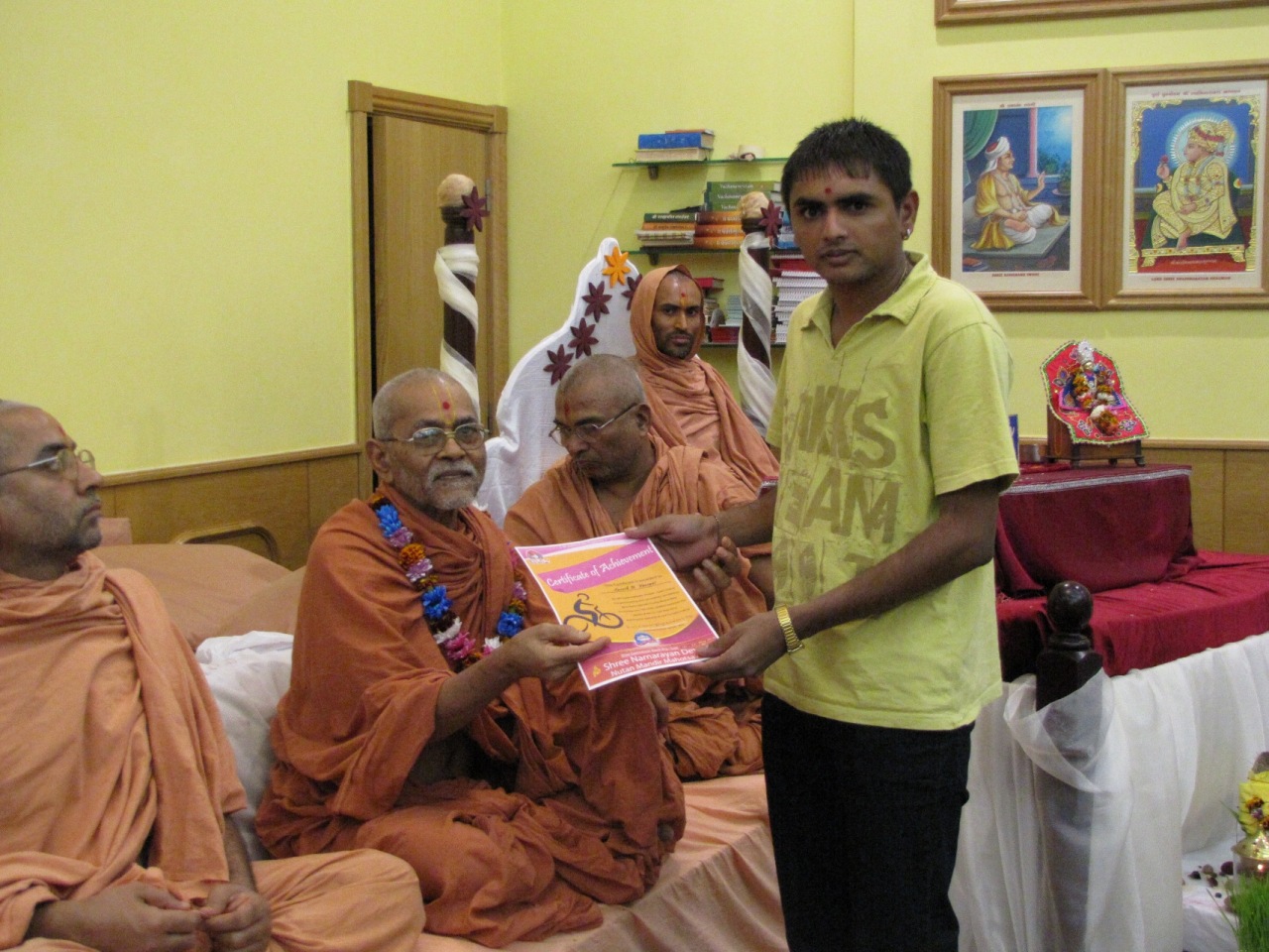 ©1987-2017 SKS Swaminarayan Temple East London