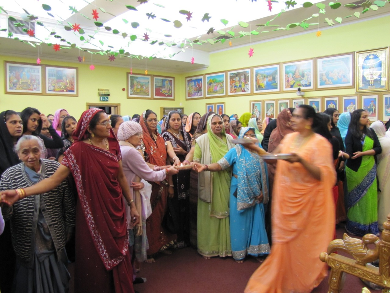 ©1987-2017 SKS Swaminarayan Temple East London