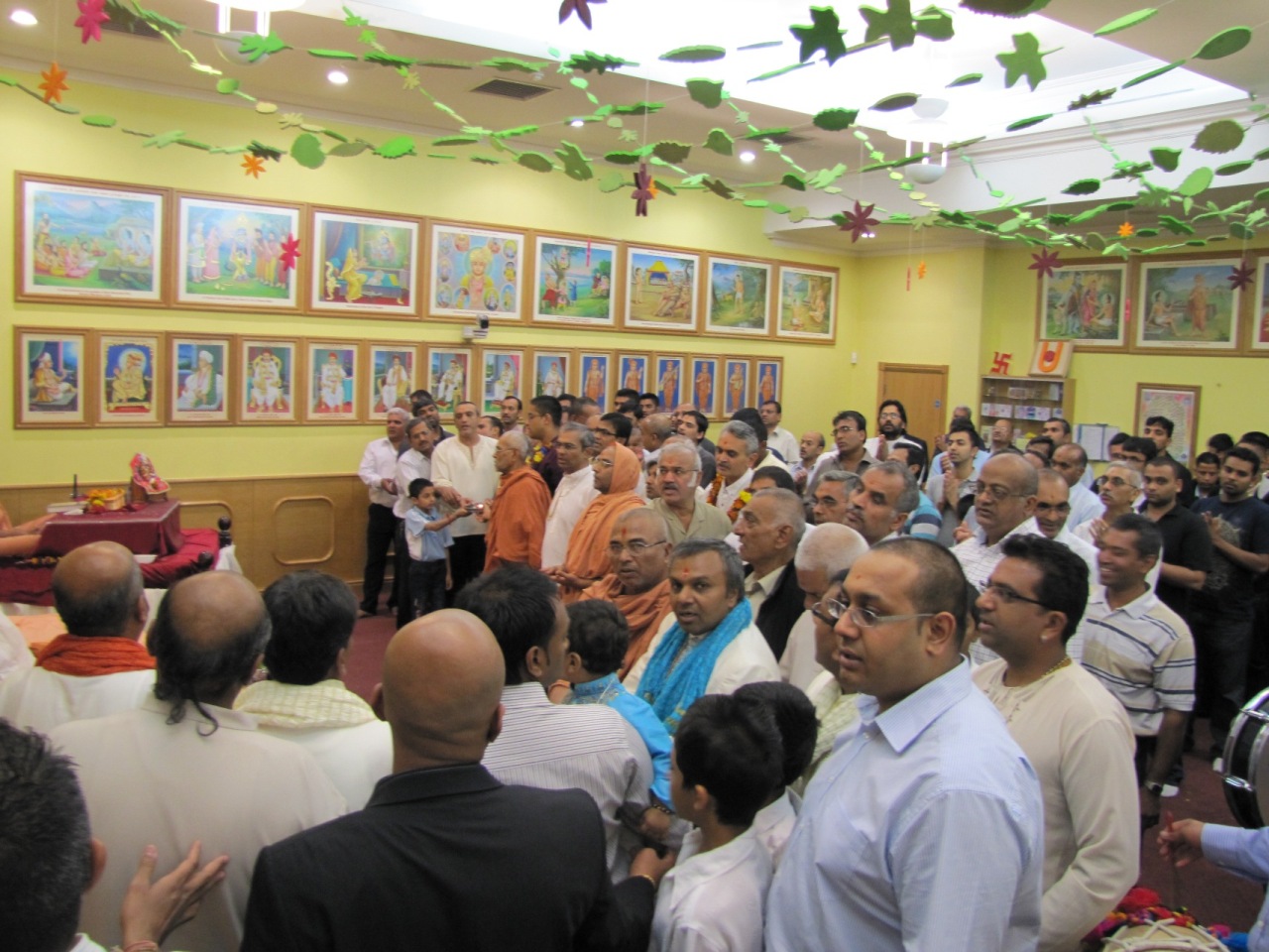 ©1987-2017 SKS Swaminarayan Temple East London