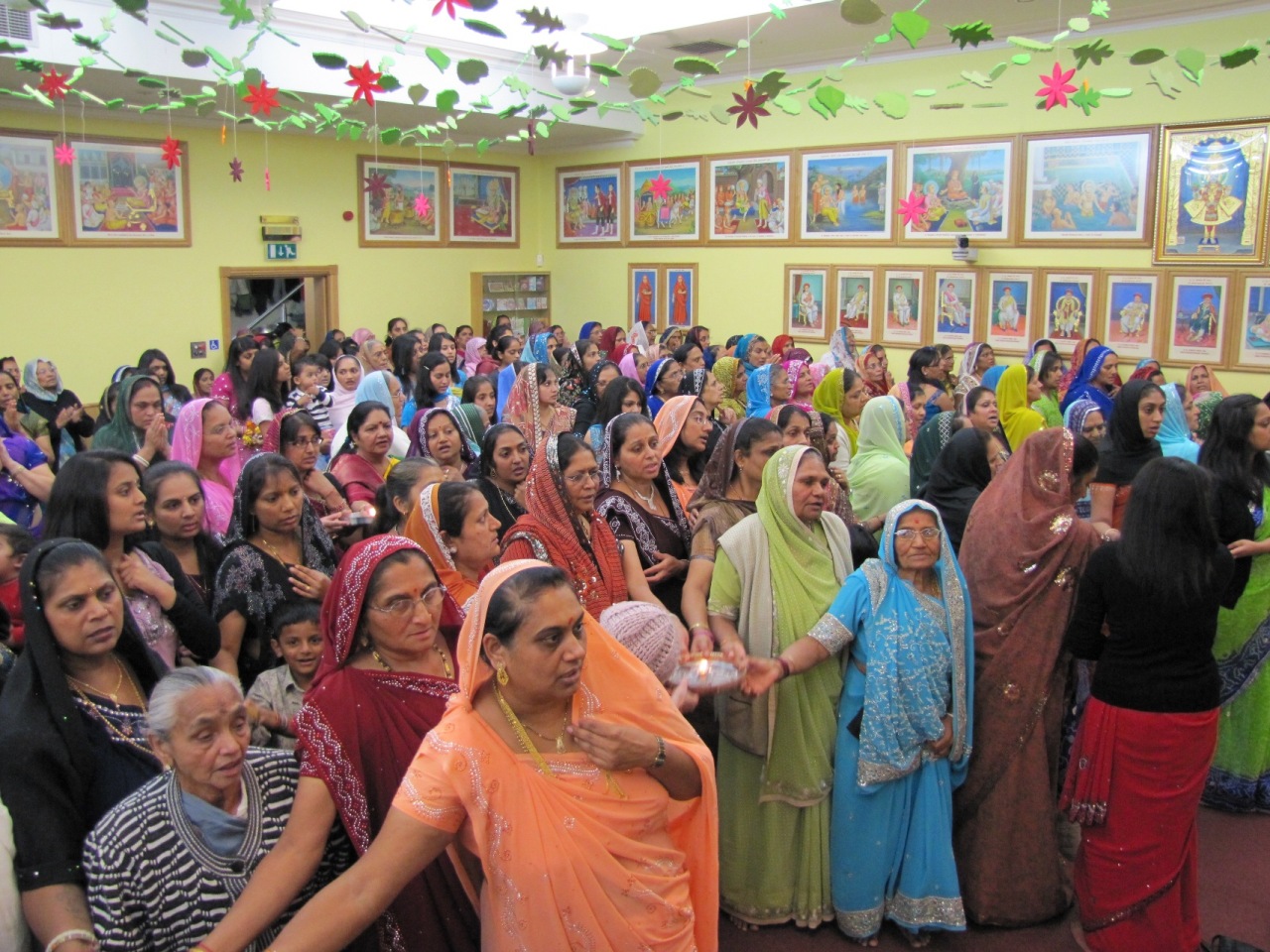 ©1987-2017 SKS Swaminarayan Temple East London