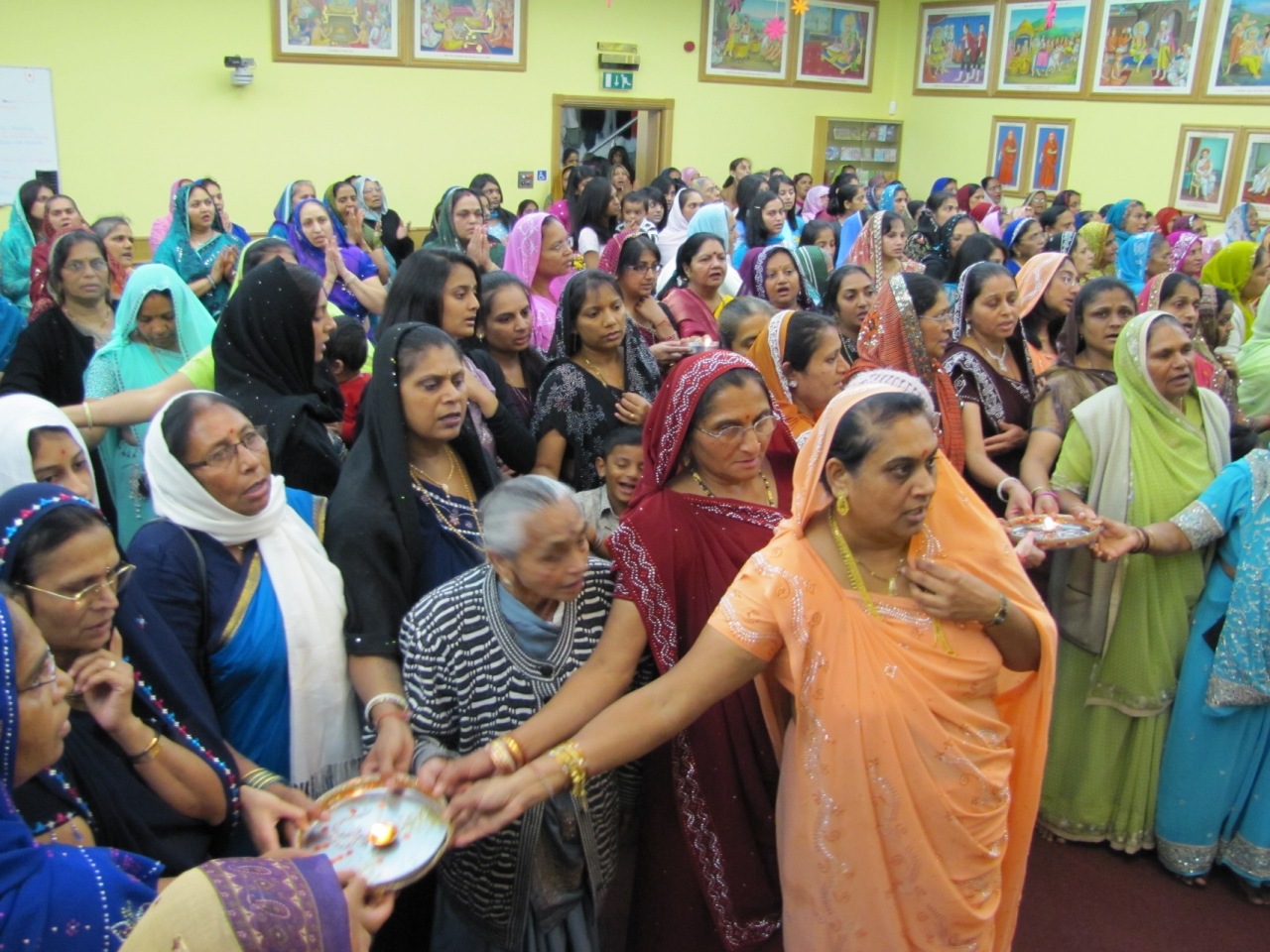 ©1987-2017 SKS Swaminarayan Temple East London