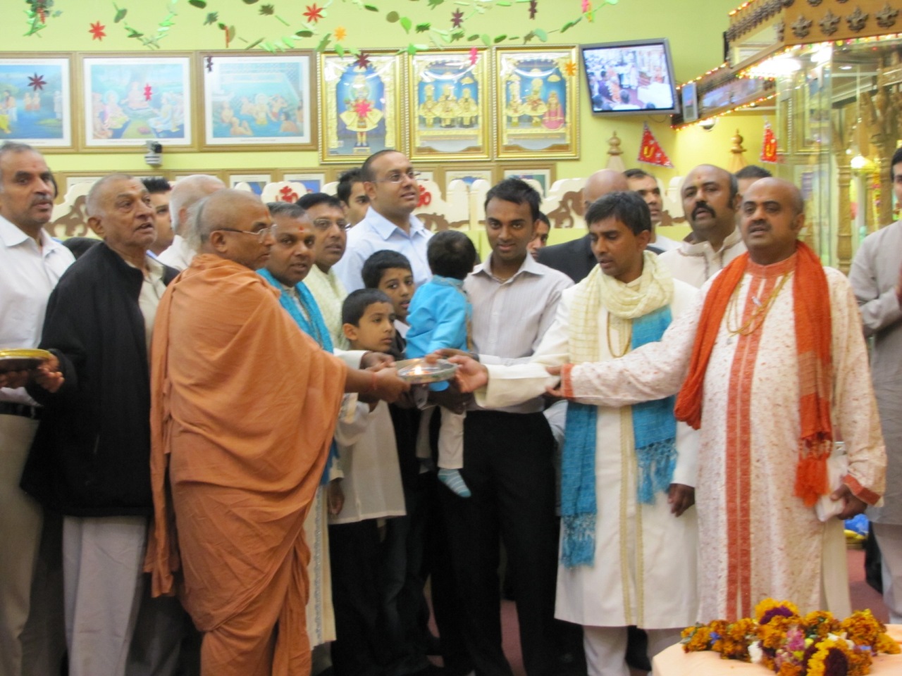 ©1987-2017 SKS Swaminarayan Temple East London