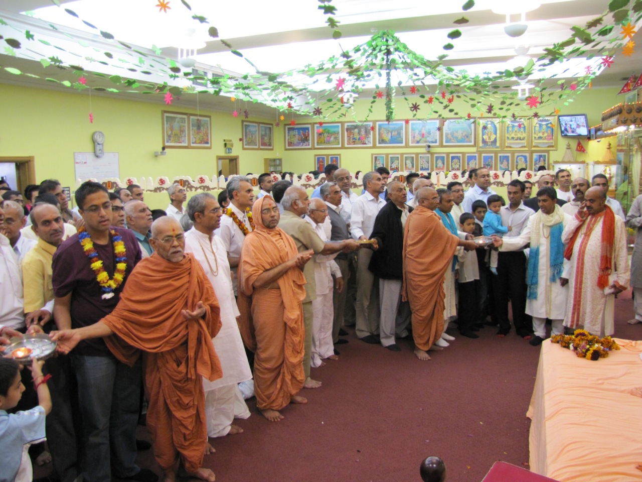 ©1987-2017 SKS Swaminarayan Temple East London