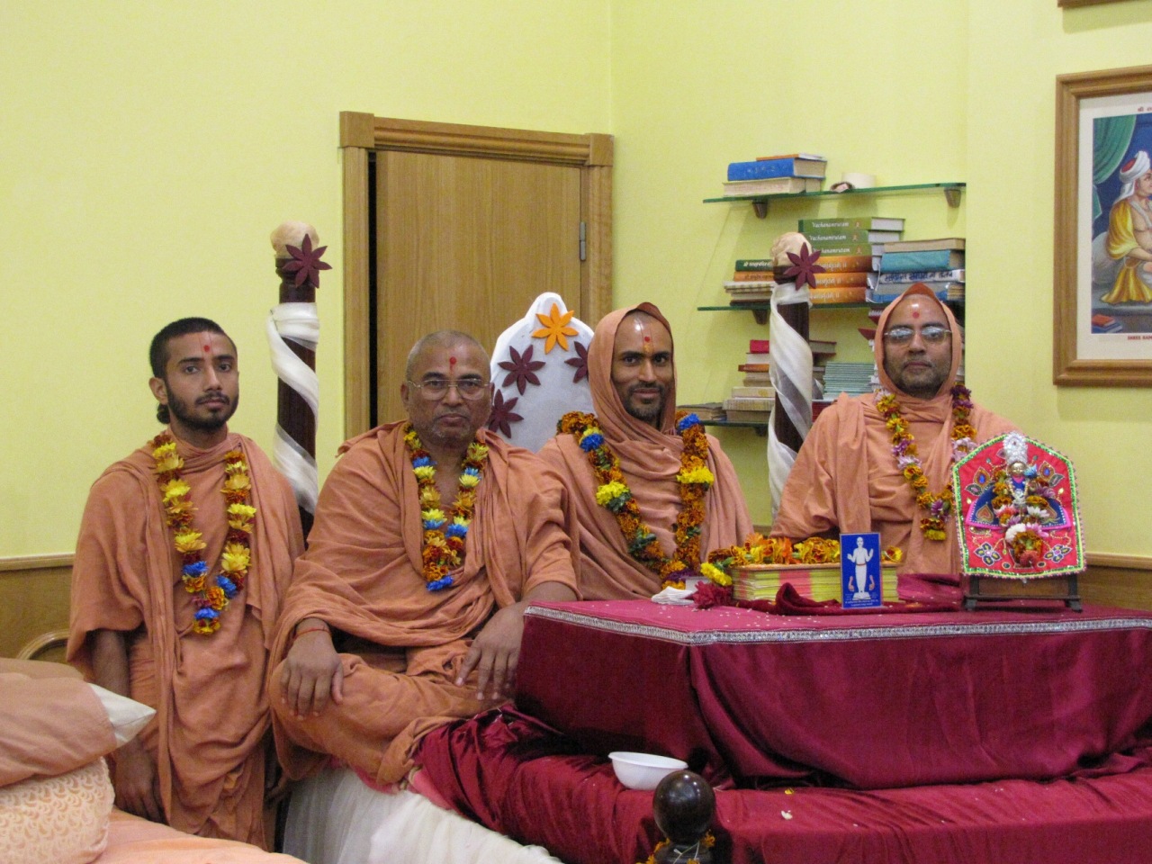 ©1987-2017 SKS Swaminarayan Temple East London
