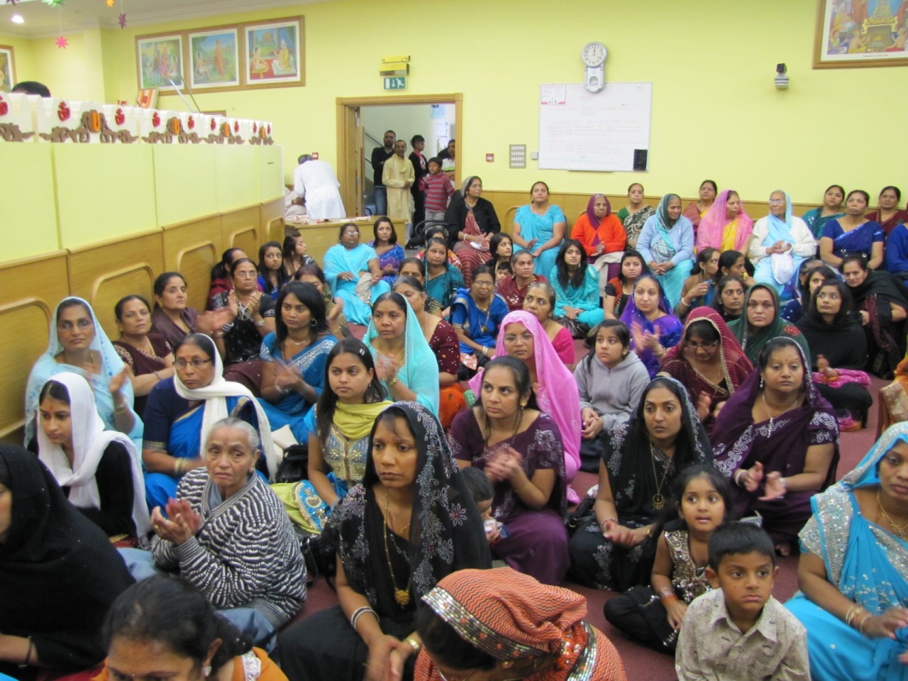 ©1987-2017 SKS Swaminarayan Temple East London