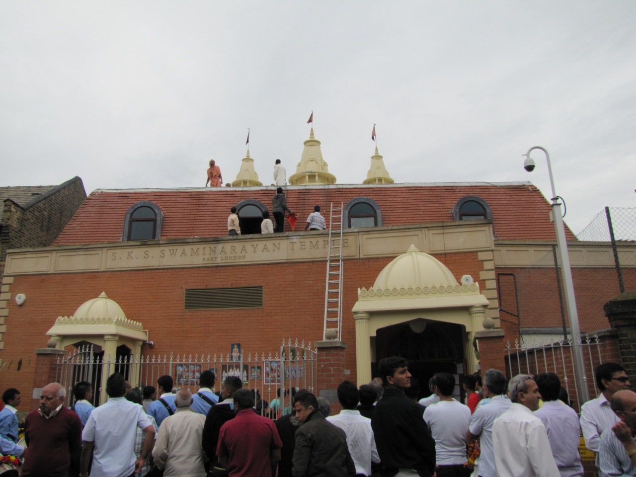 ©1987-2017 SKS Swaminarayan Temple East London