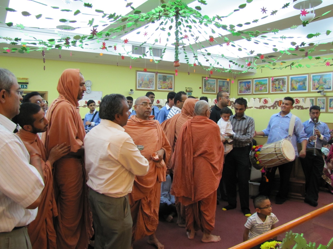©1987-2017 SKS Swaminarayan Temple East London