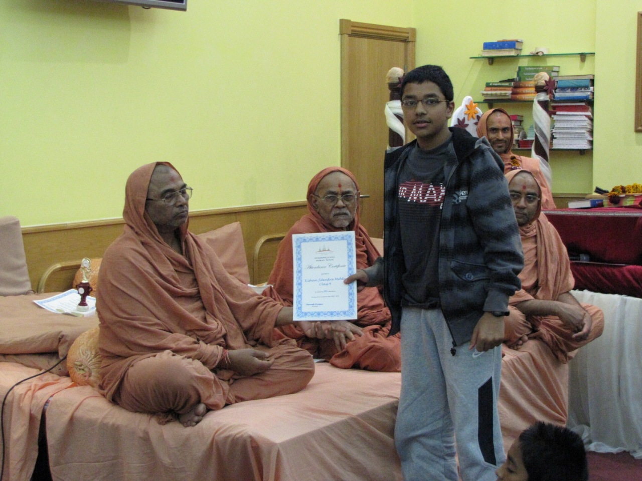 ©1987-2017 SKS Swaminarayan Temple East London