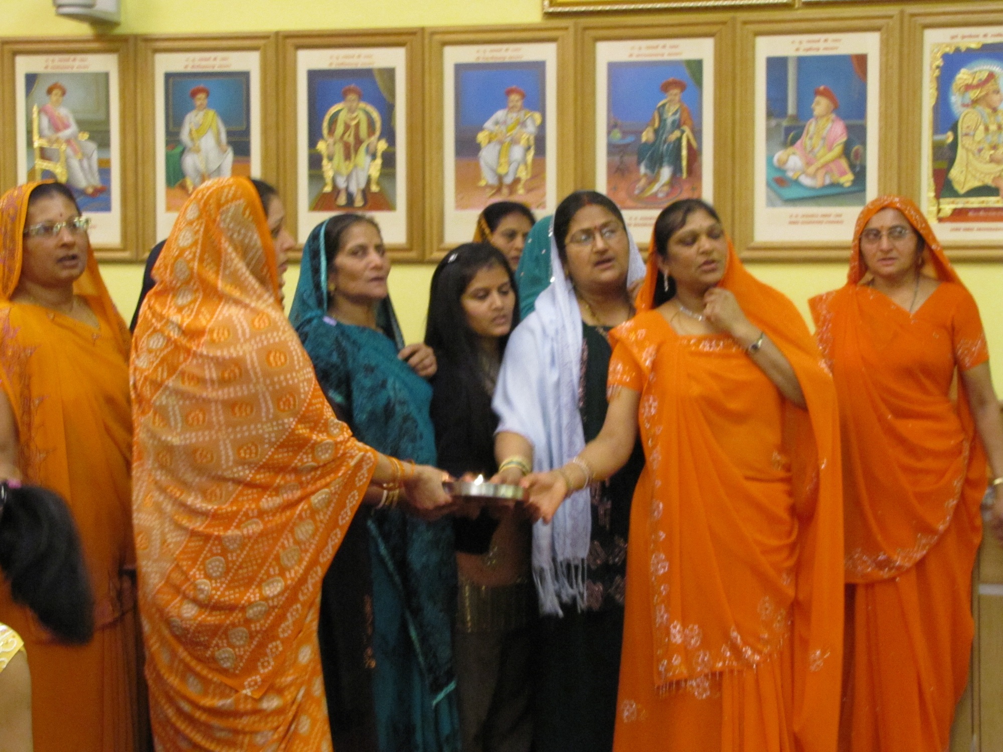 ©1987-2017 SKS Swaminarayan Temple East London